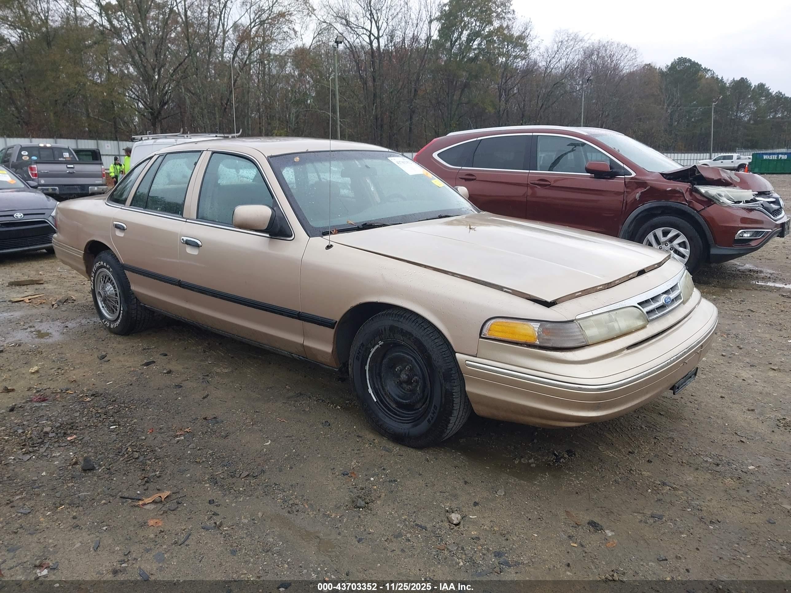 1996 Ford Crown Victoria Police, VIN 2FALP71W9TX187092 — All over