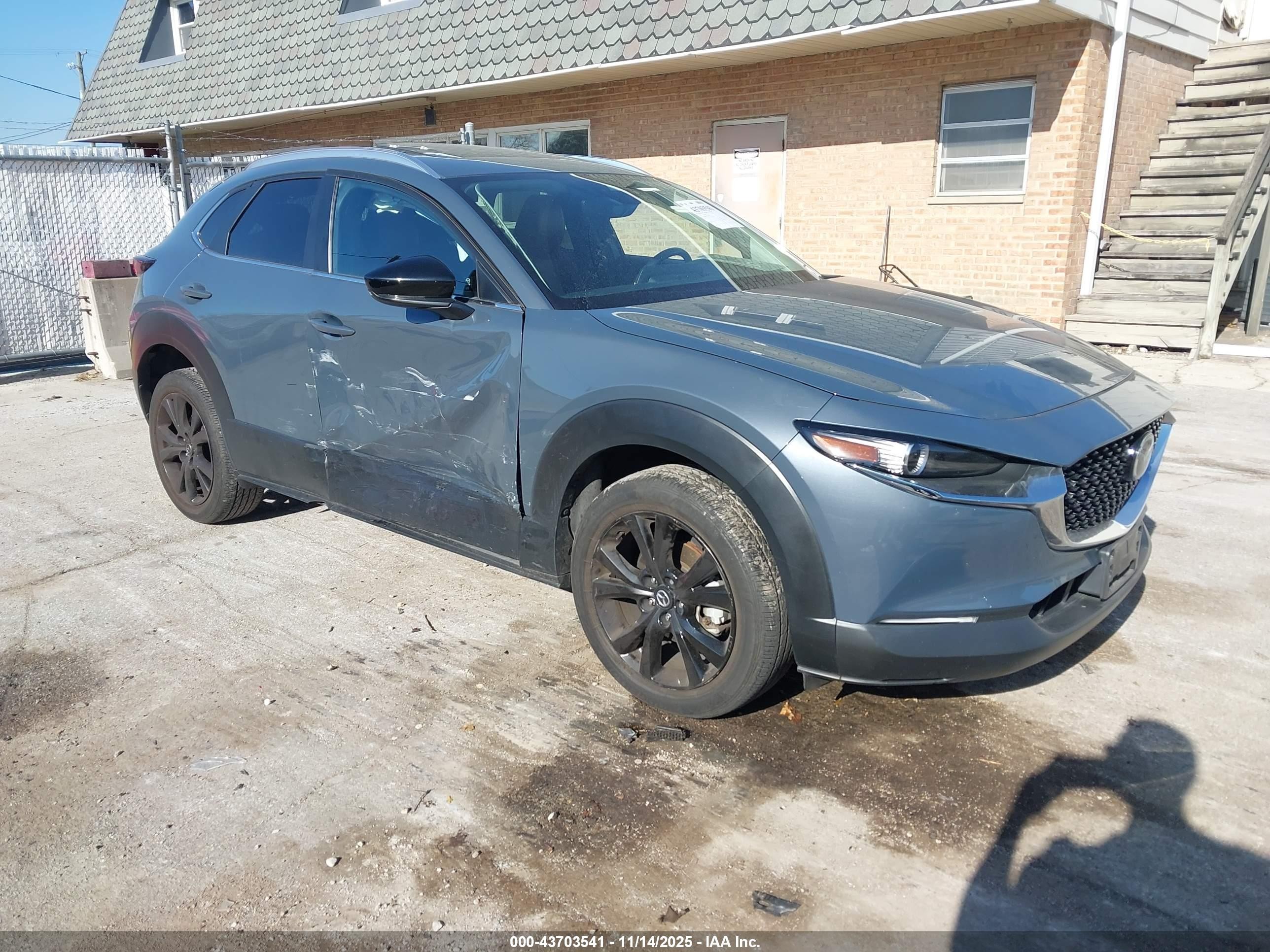 2023 Mazda CX-30 S Carbon Edition, VIN 3MVDMBCMXPM549789 — Side