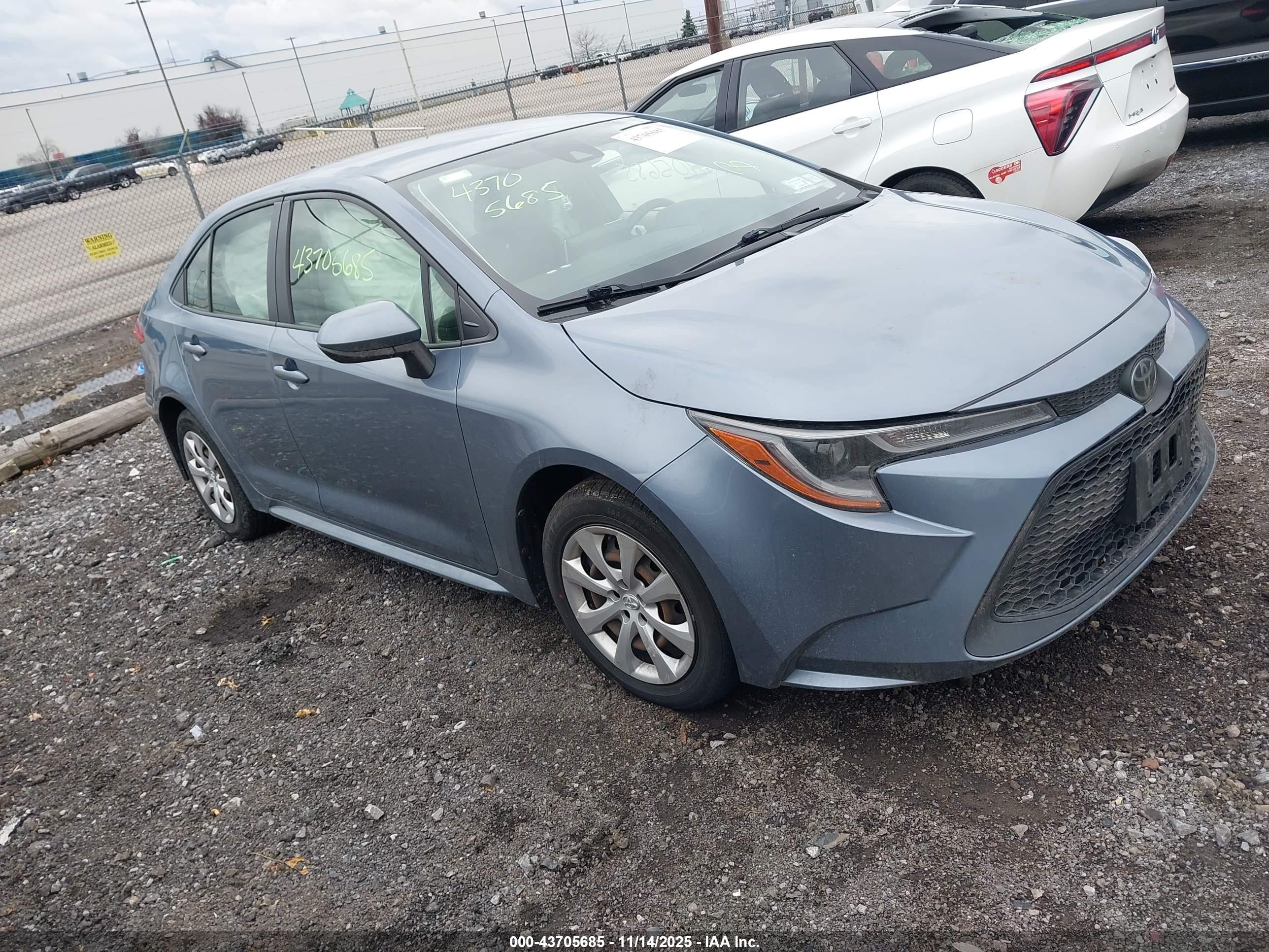 2020 Toyota Corolla LE, VIN JTDEPRAE0LJ065347 — Зад