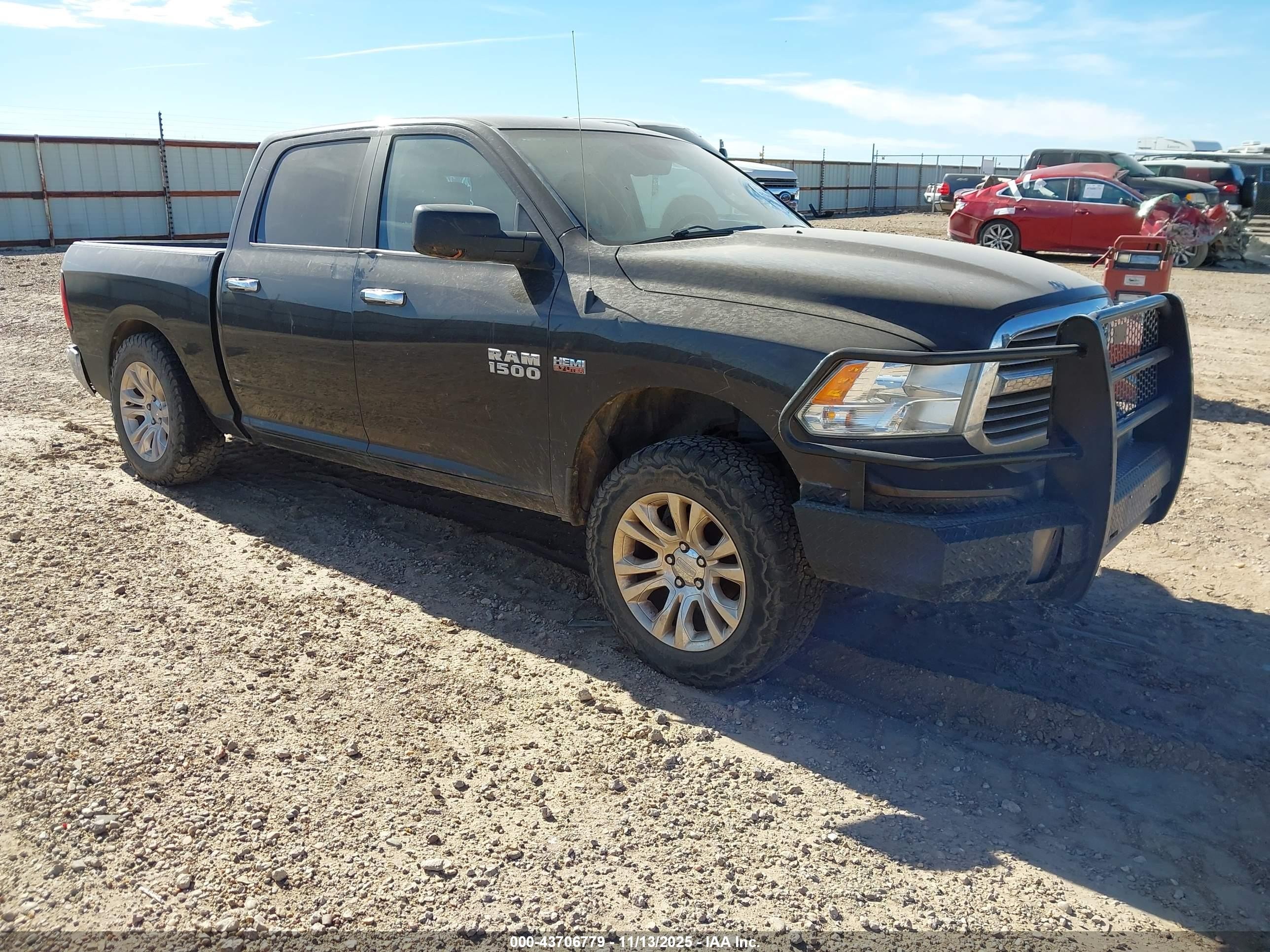 2017 Ram 1500 SLT, VIN 1C6RR7LT9HS566824 — Повреждение рамы
