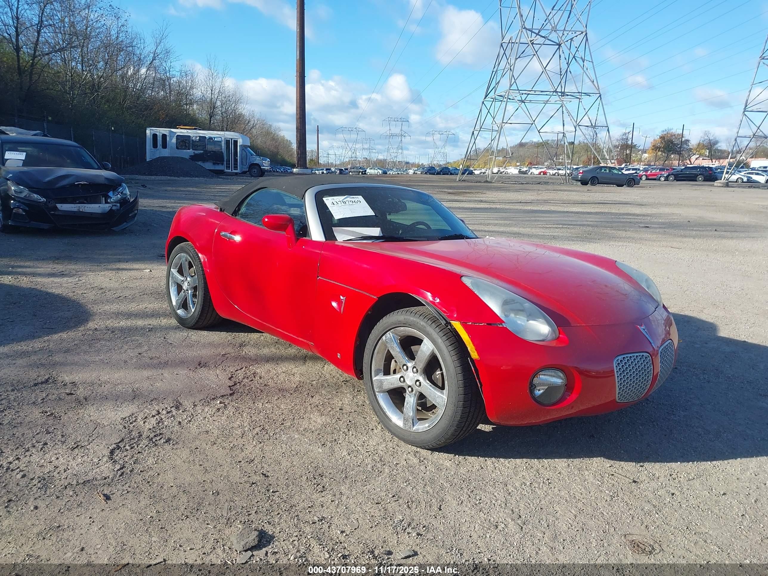 2007 Pontiac Solstice, VIN 1G2MB35B37Y119829 — Front end