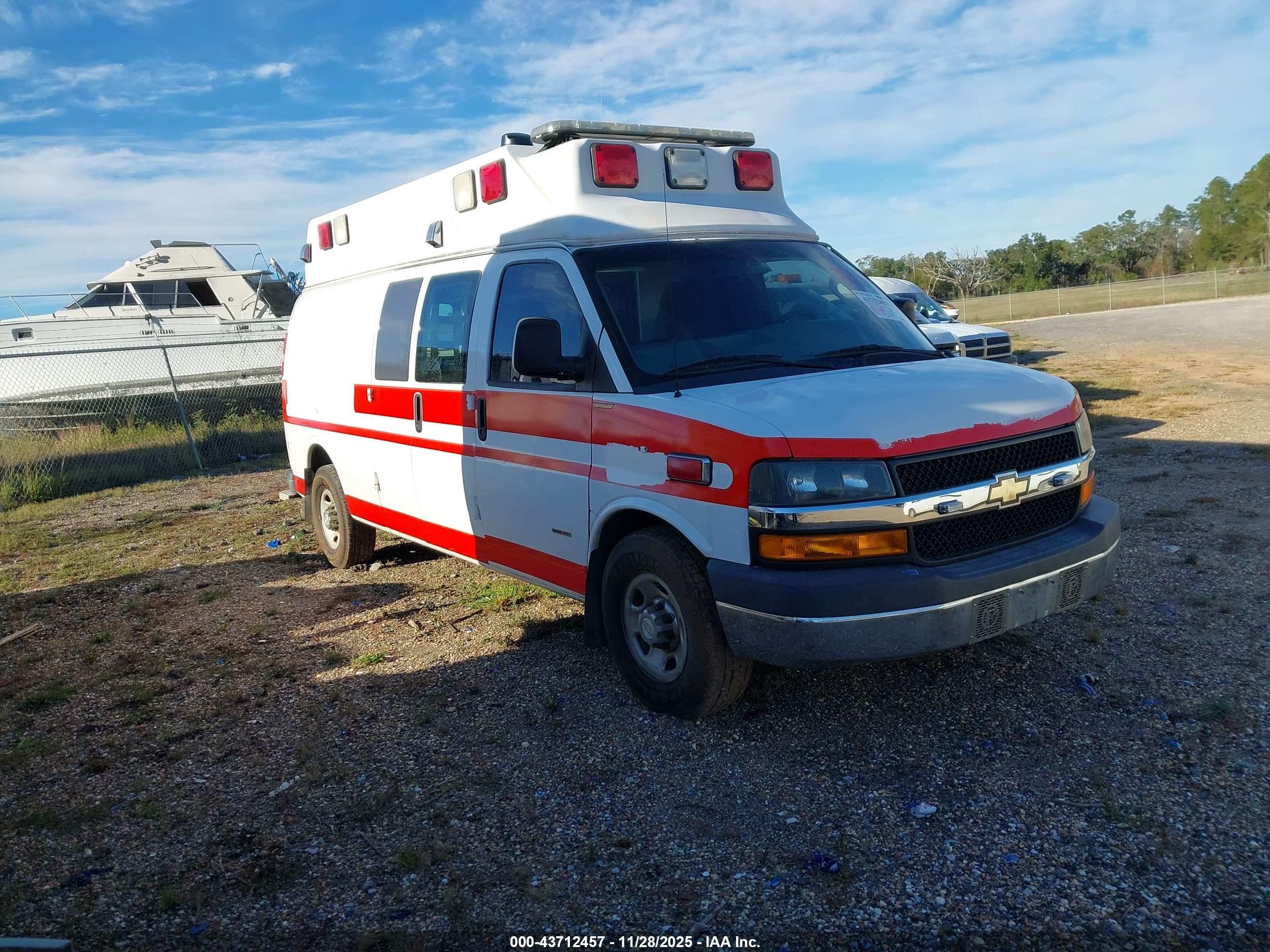 2016 Chevrolet Express 3500, VIN 1GBZGHCL4G1334046 — Normal wear
