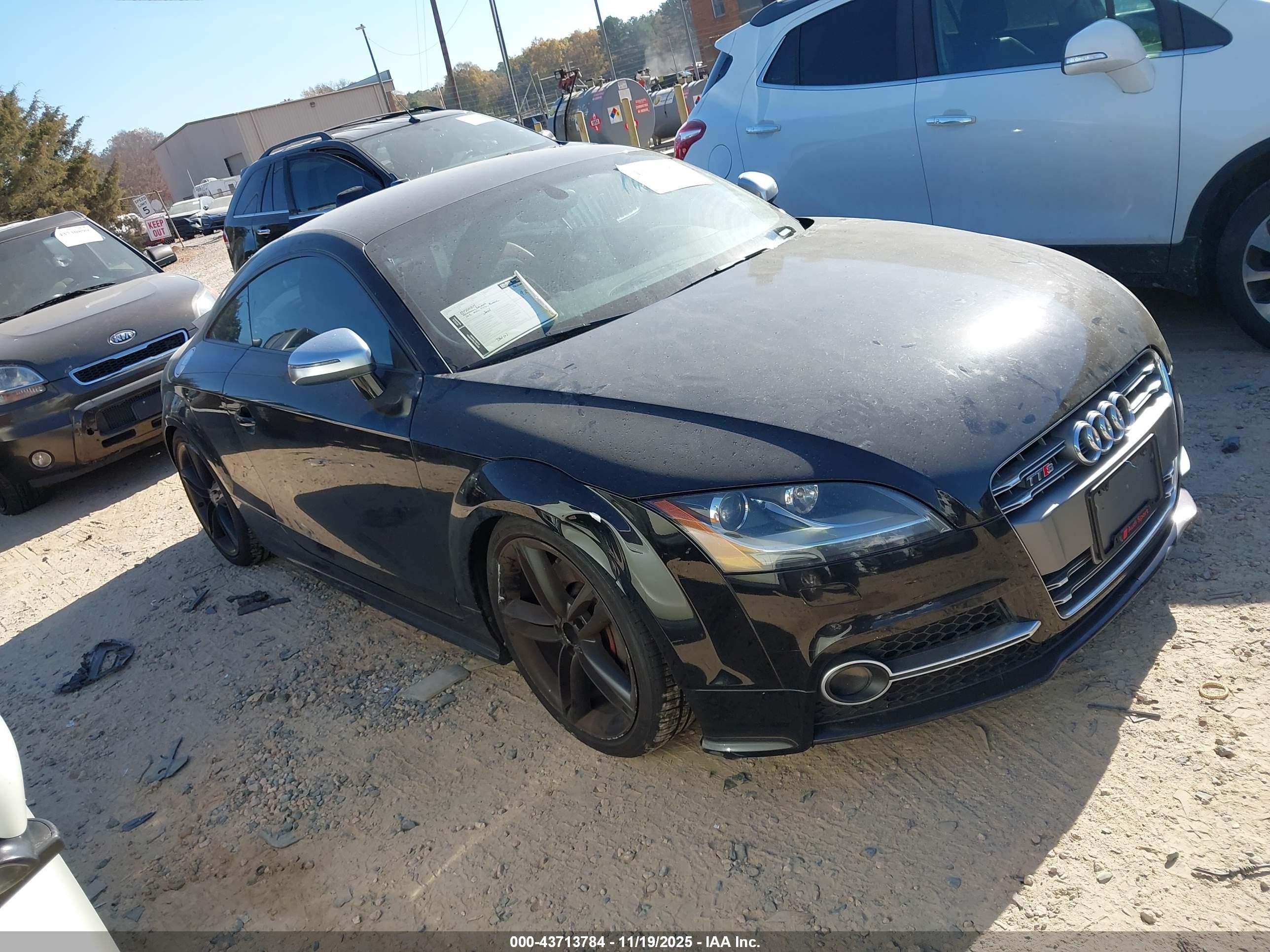 2013 Audi TTS 2.0T, VIN TRUB1AFK3D1002772 — Перед