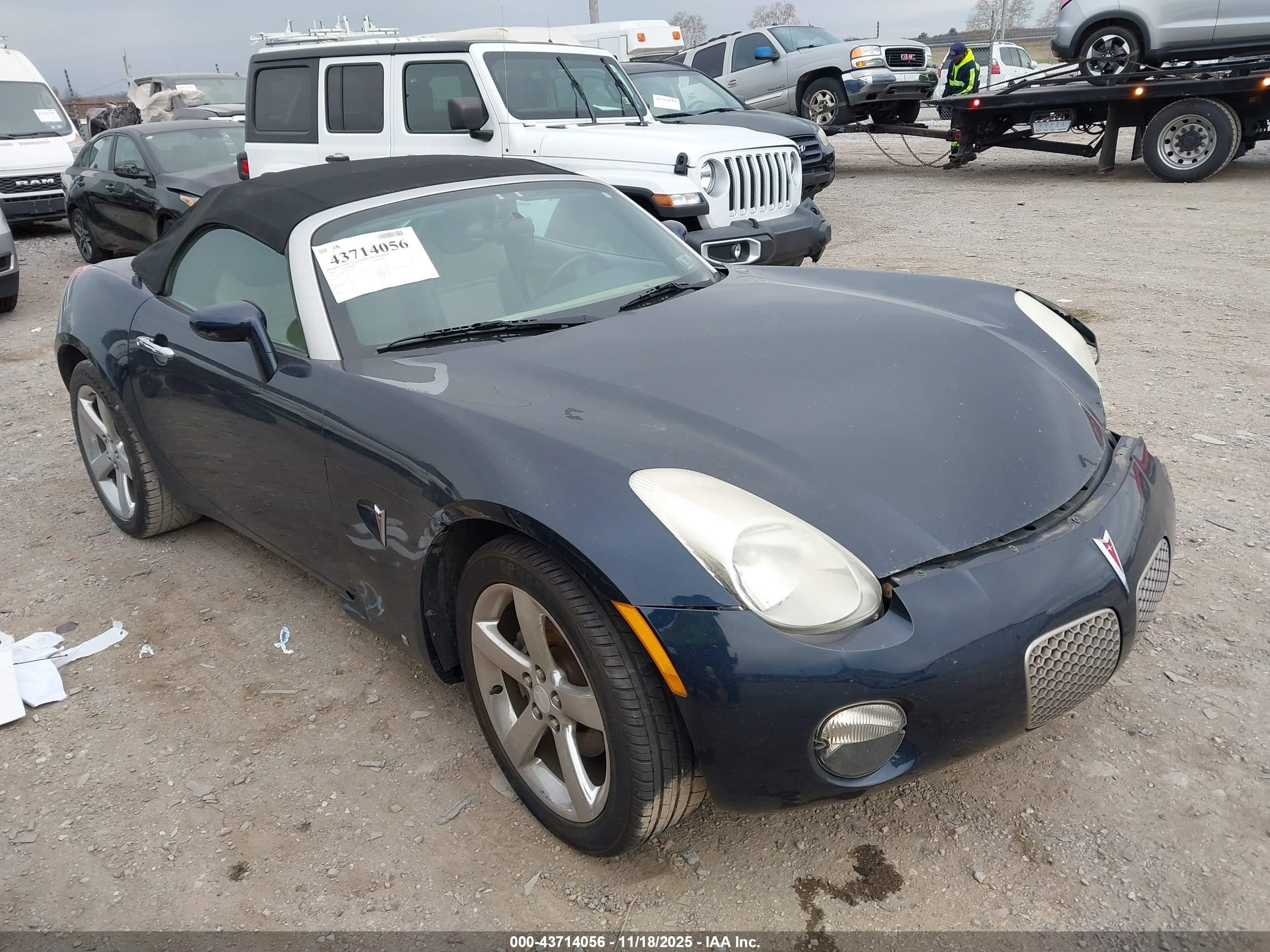 2007 Pontiac Solstice, VIN 1G2MB35B97Y106051 — Front end