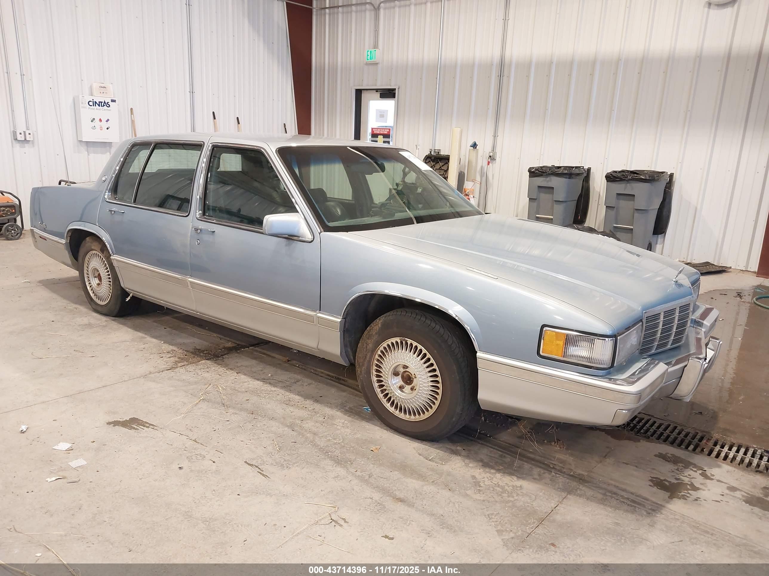 1992 Cadillac DeVille, VIN 1G6CD53B3N4292046 — Крыша
