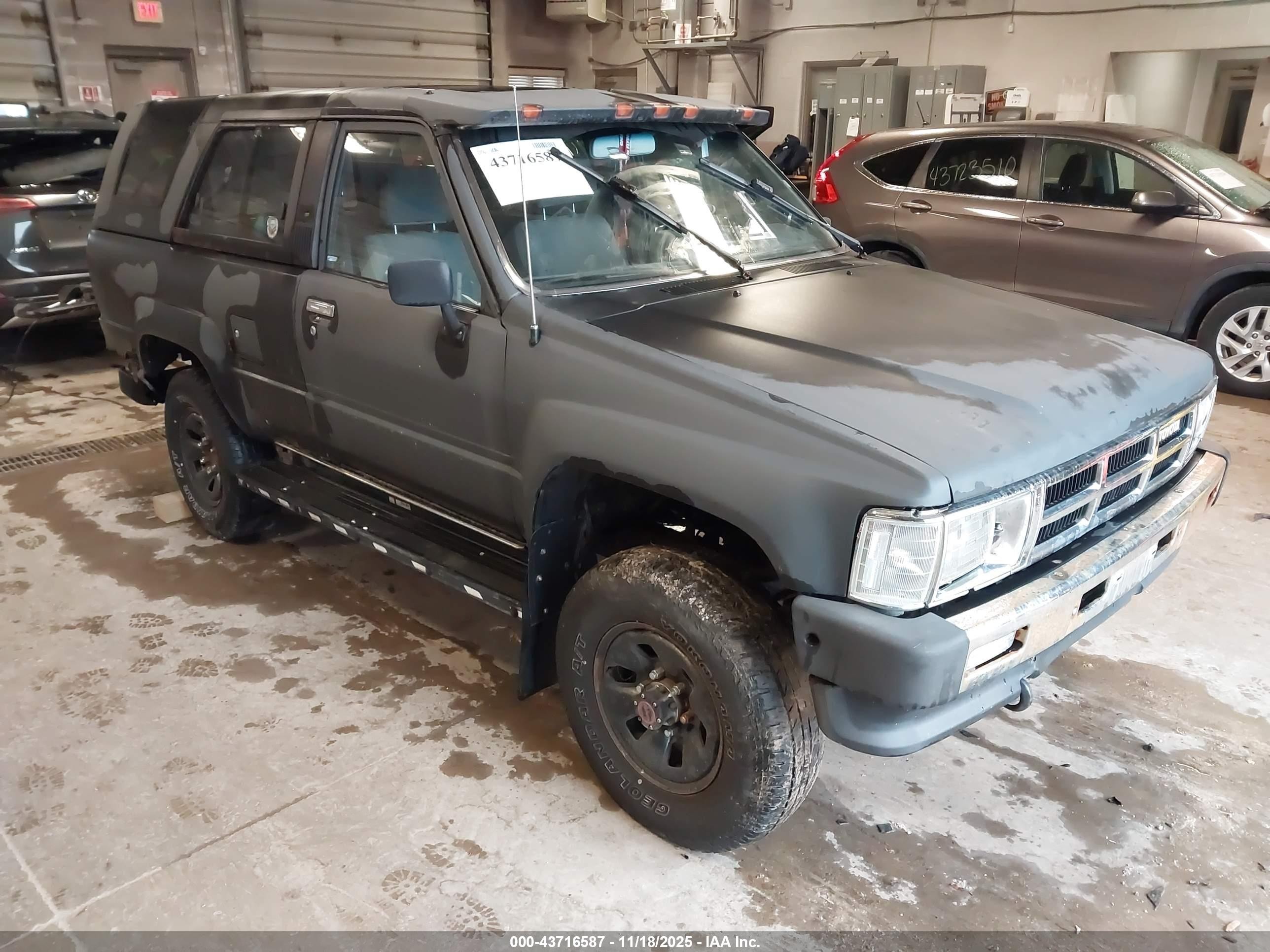 1986 Toyota 4runner 4WD, VIN JT3RN64W4G0049131 — Rear end