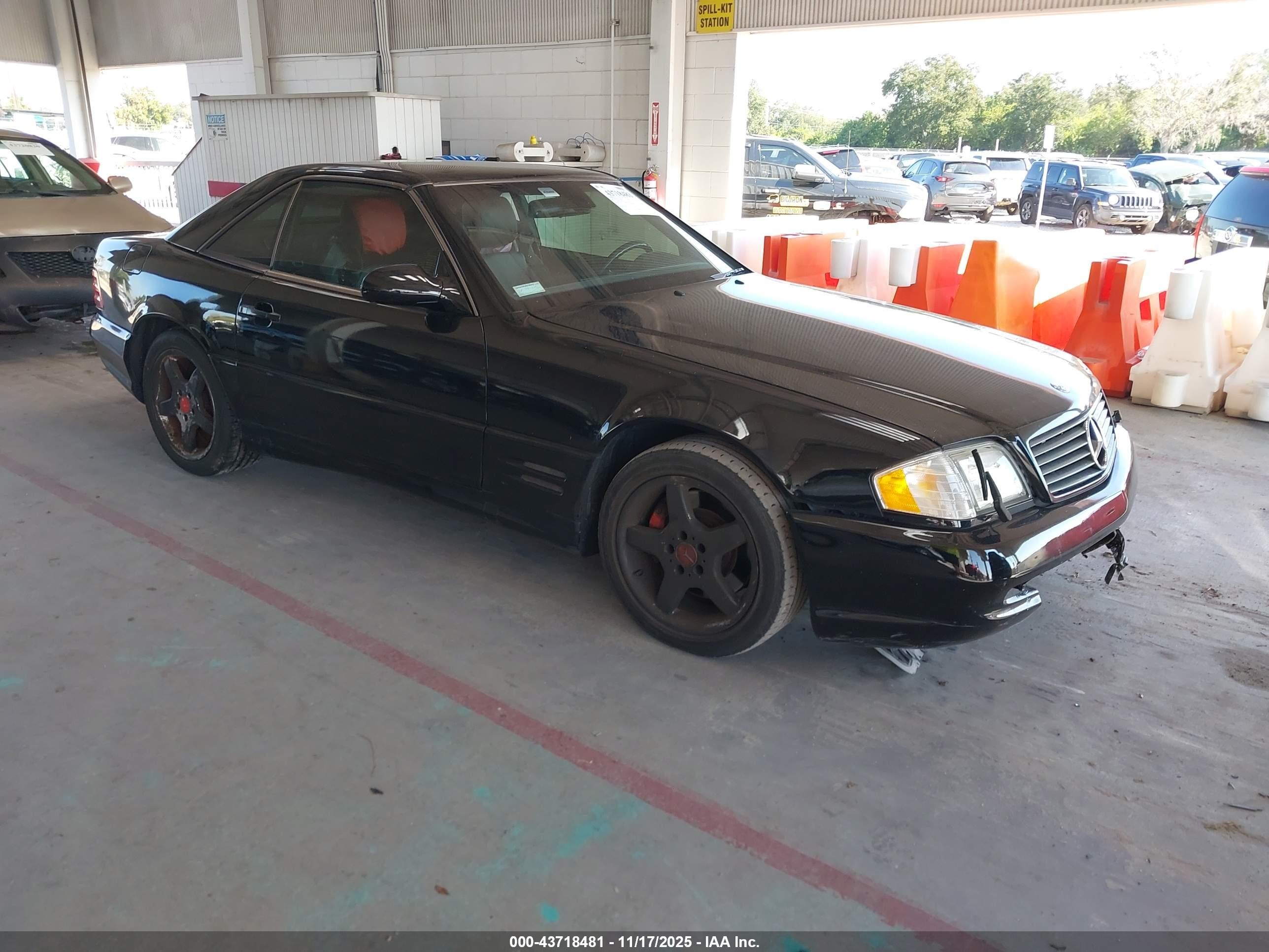 2001 Mercedes-Benz SL 500, VIN WDBFA68F71F196664 — Front end