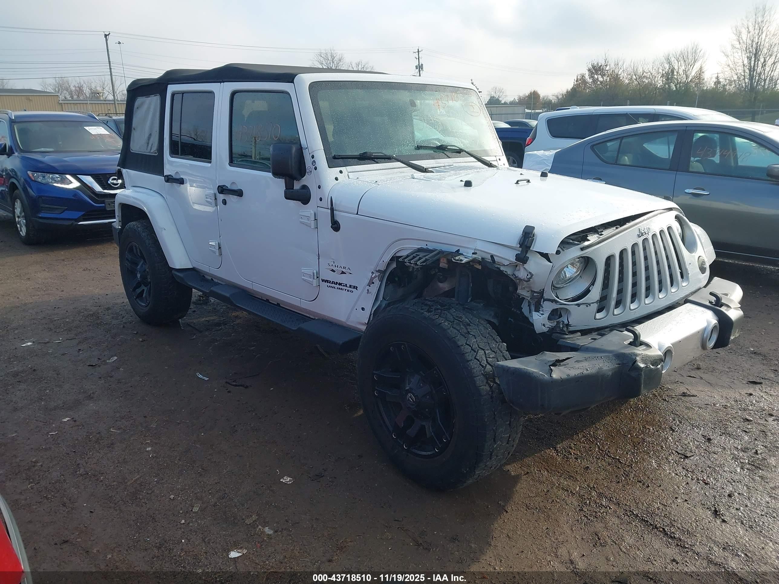 2017 Jeep Wrangler Unlimited Sahara, VIN 1C4HJWEG2HL727594 — Side
