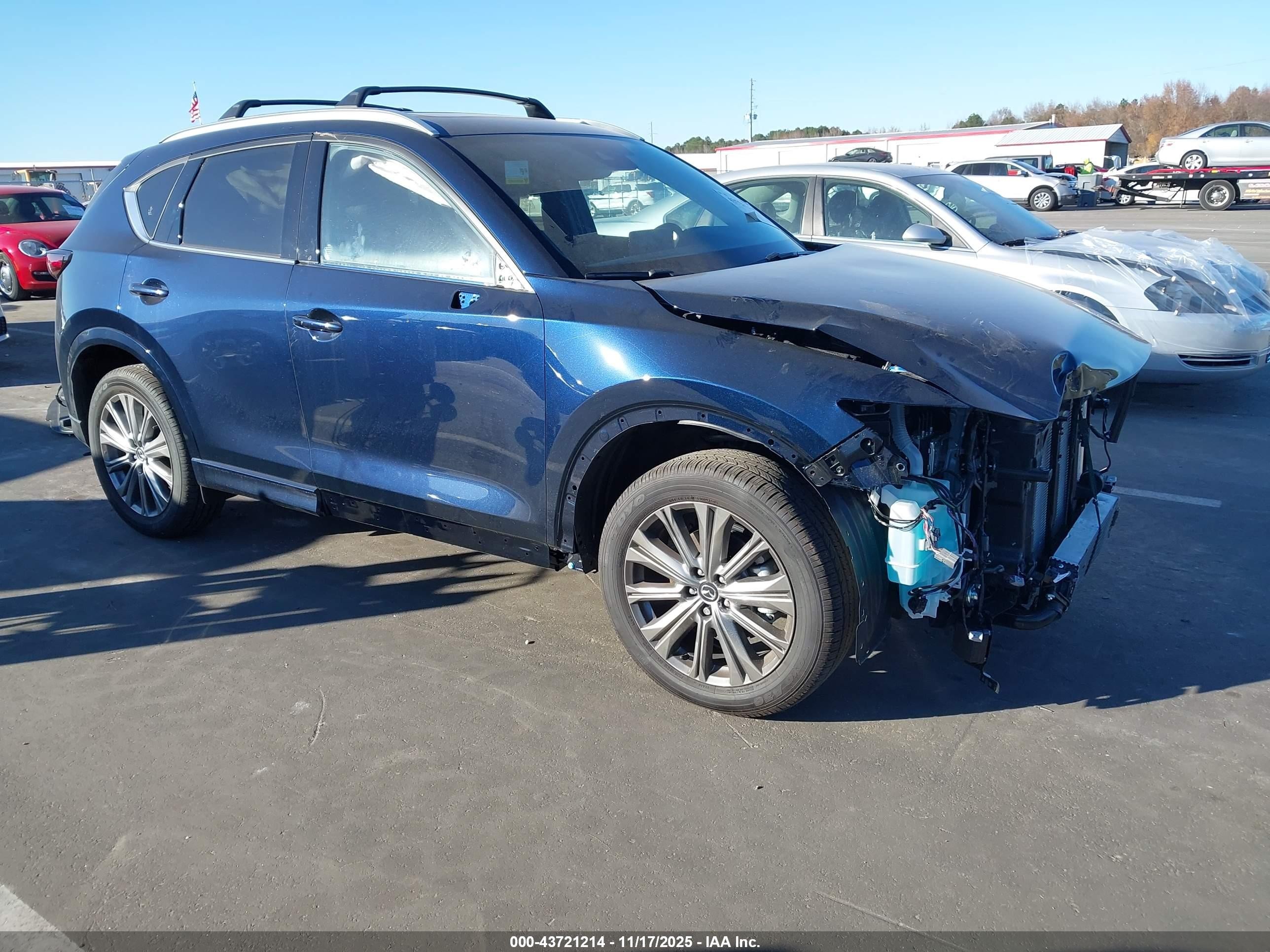 2025 Mazda CX-5 Signature, VIN JM3KFBXY6S0639086 — Перед
