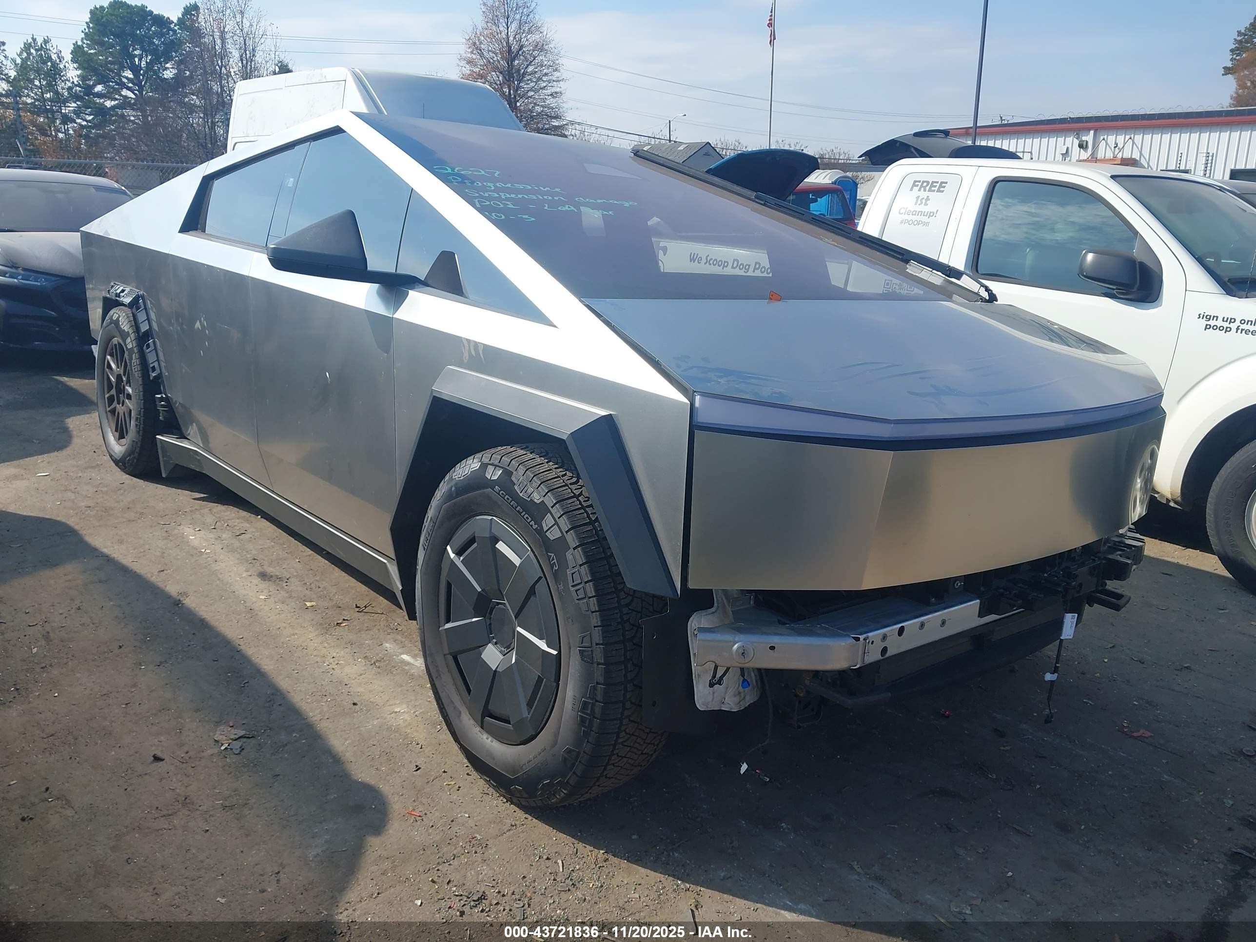2025 Tesla Cybertruck, VIN 7G2CEHED1SA069576 — Side