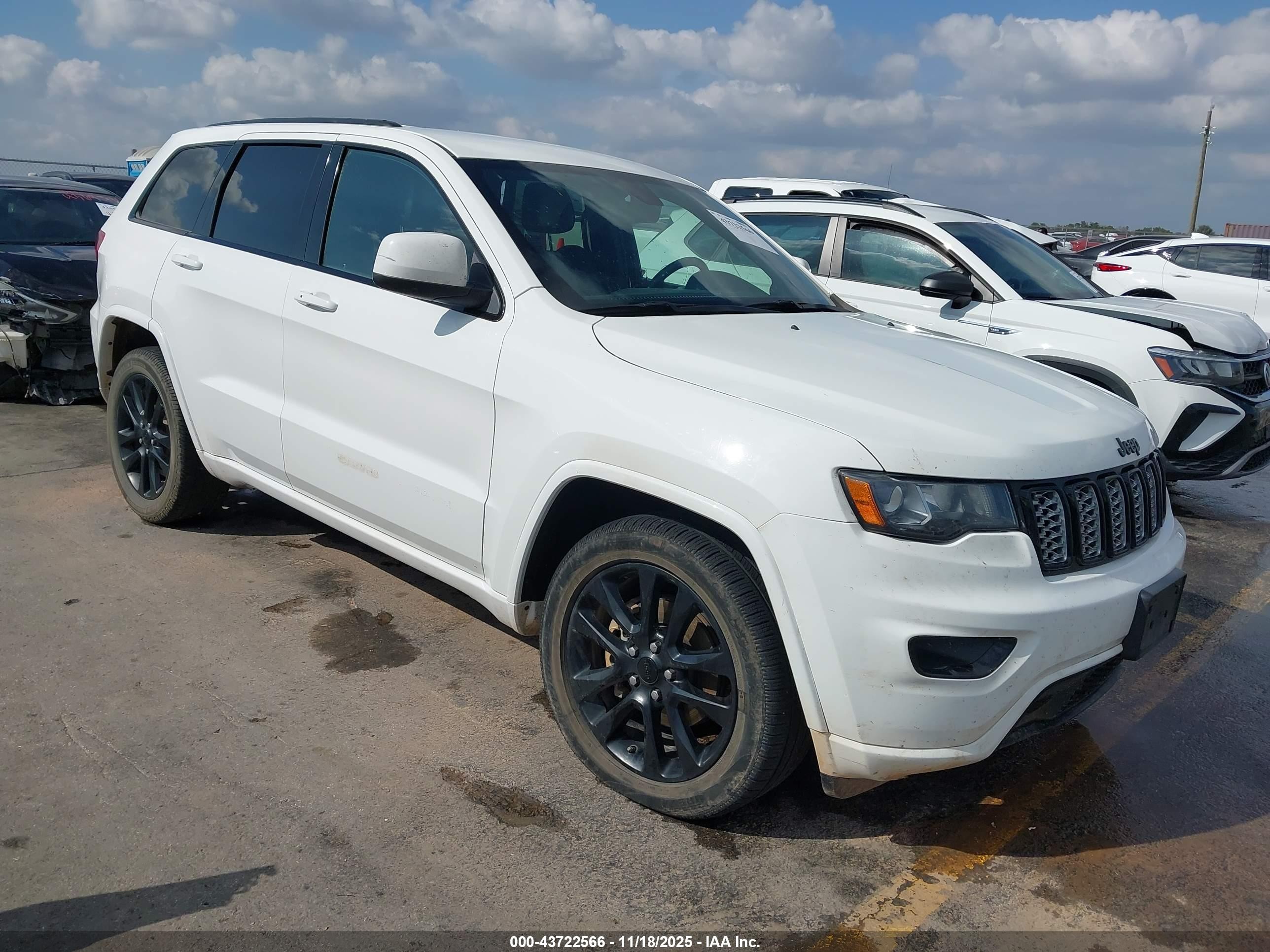 2019 Jeep Grand Cherokee Altitude, VIN 1C4RJEAG2KC790416 — Side