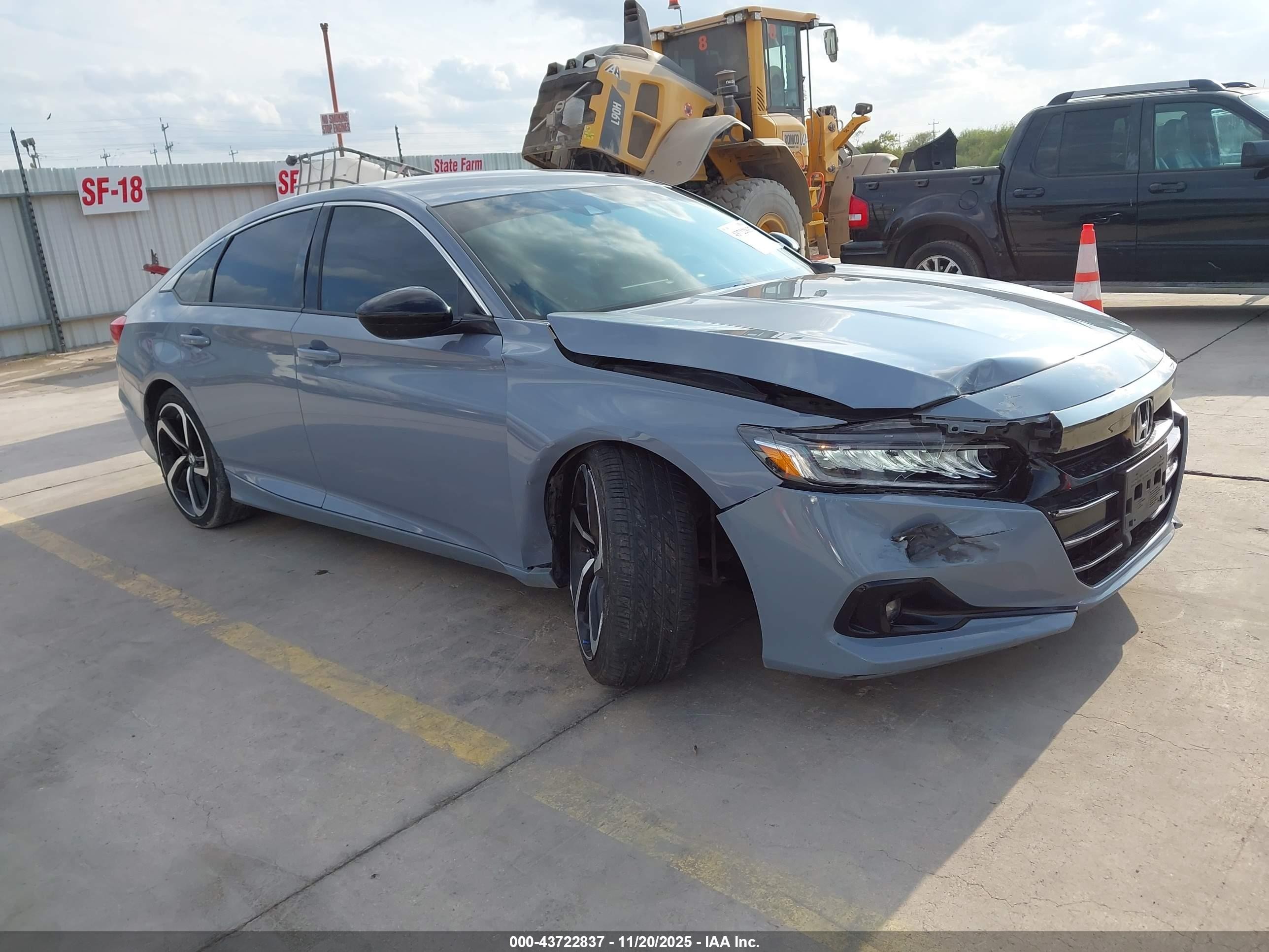 2022 Honda Accord Sport, VIN 1HGCV1F35NA030636 — Front end