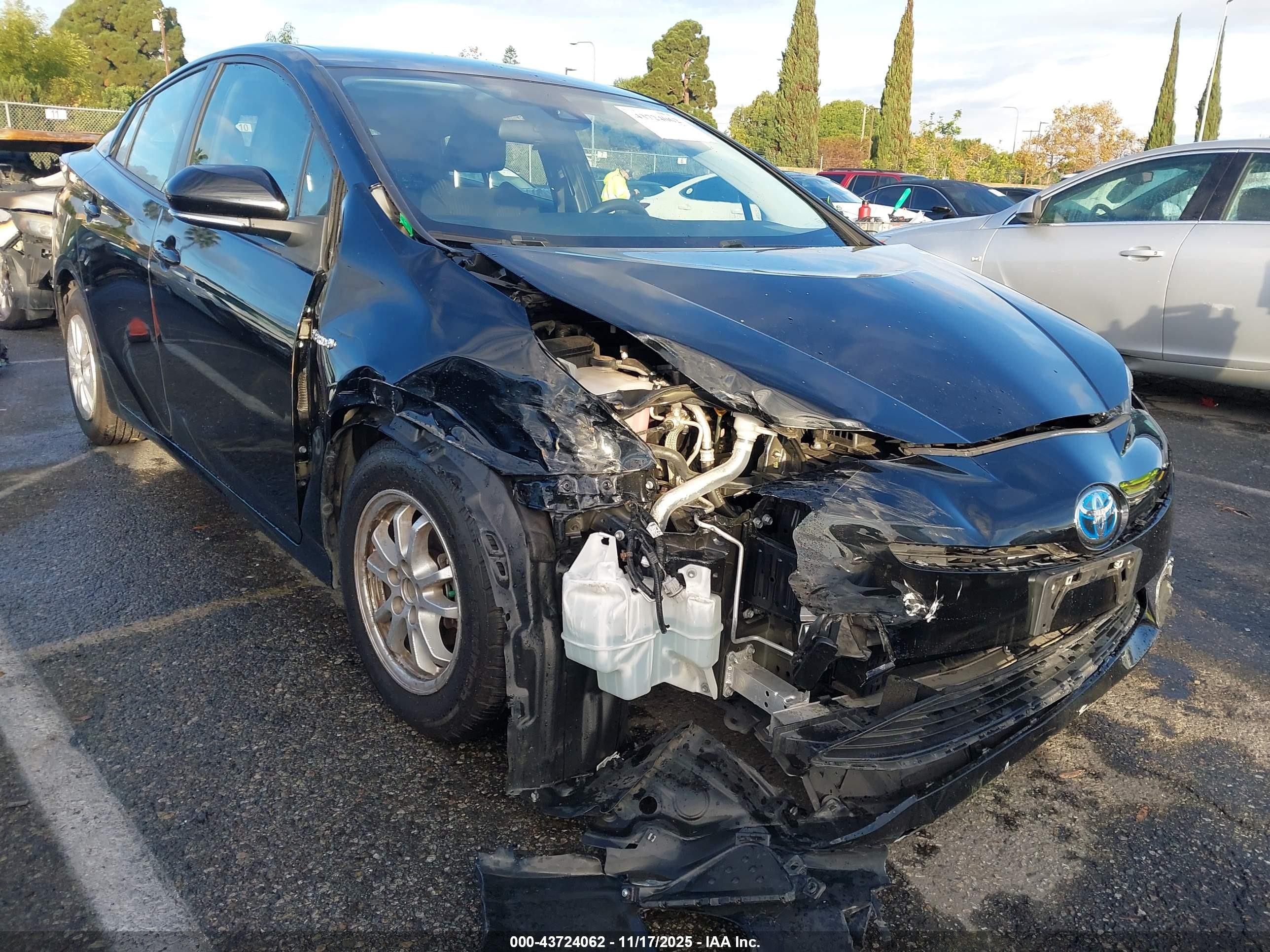 2018 Toyota Prius Two, VIN JTDKBRFU1J3079468 — Front end