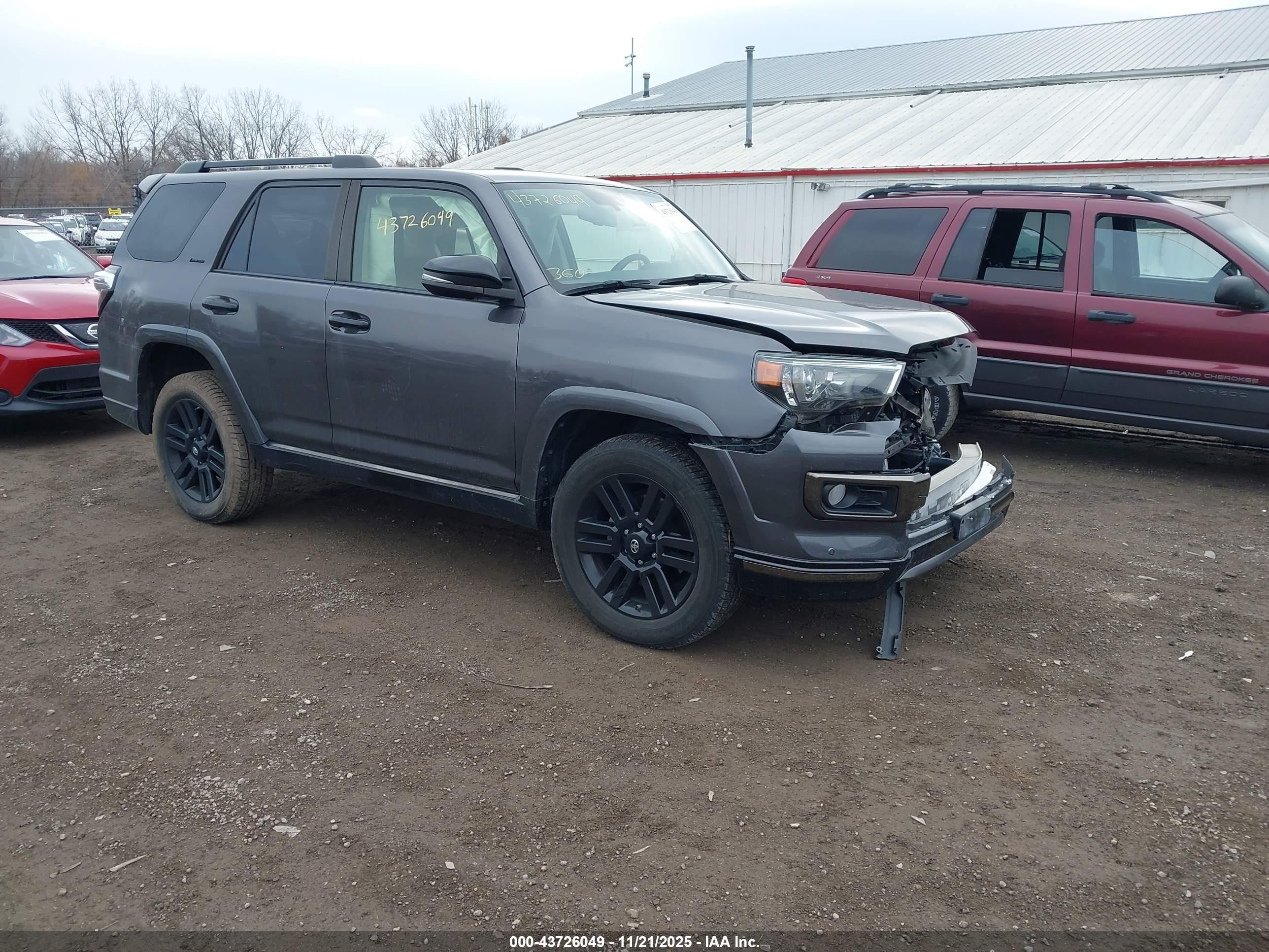 2019 Toyota 4Runner TRD Off Road Premium, VIN JTEBU5JR0K5697646 — Front end