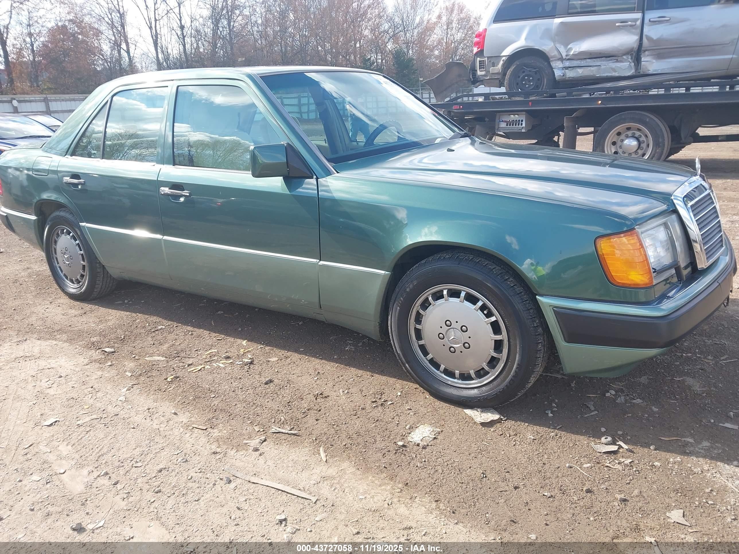 1993 Mercedes-Benz 300, VIN WDBEA28E6PB964954 — Normal wear