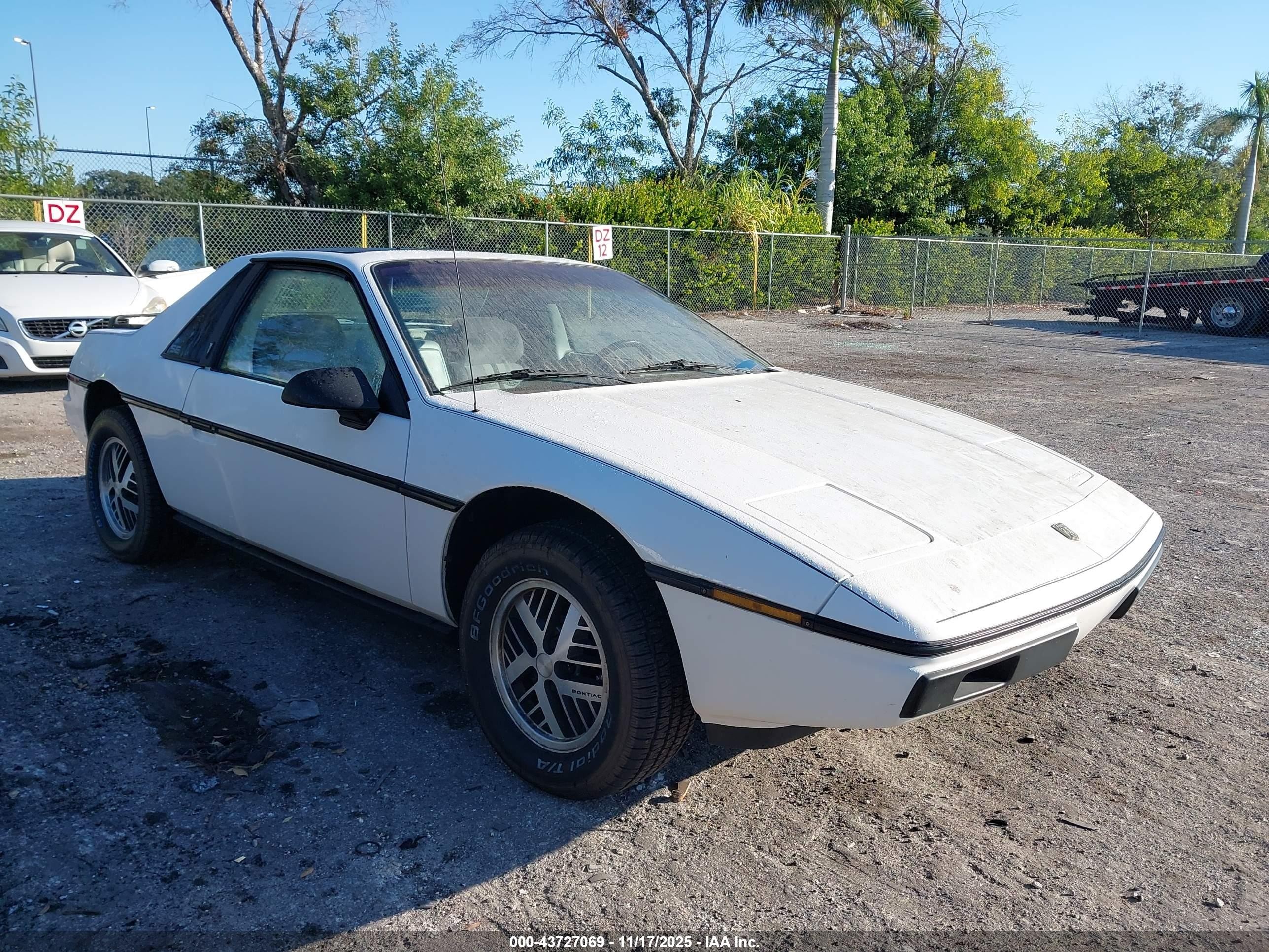 1984 Pontiac Fiero, VIN 1G2AF37R5EP250197 — Normal wear