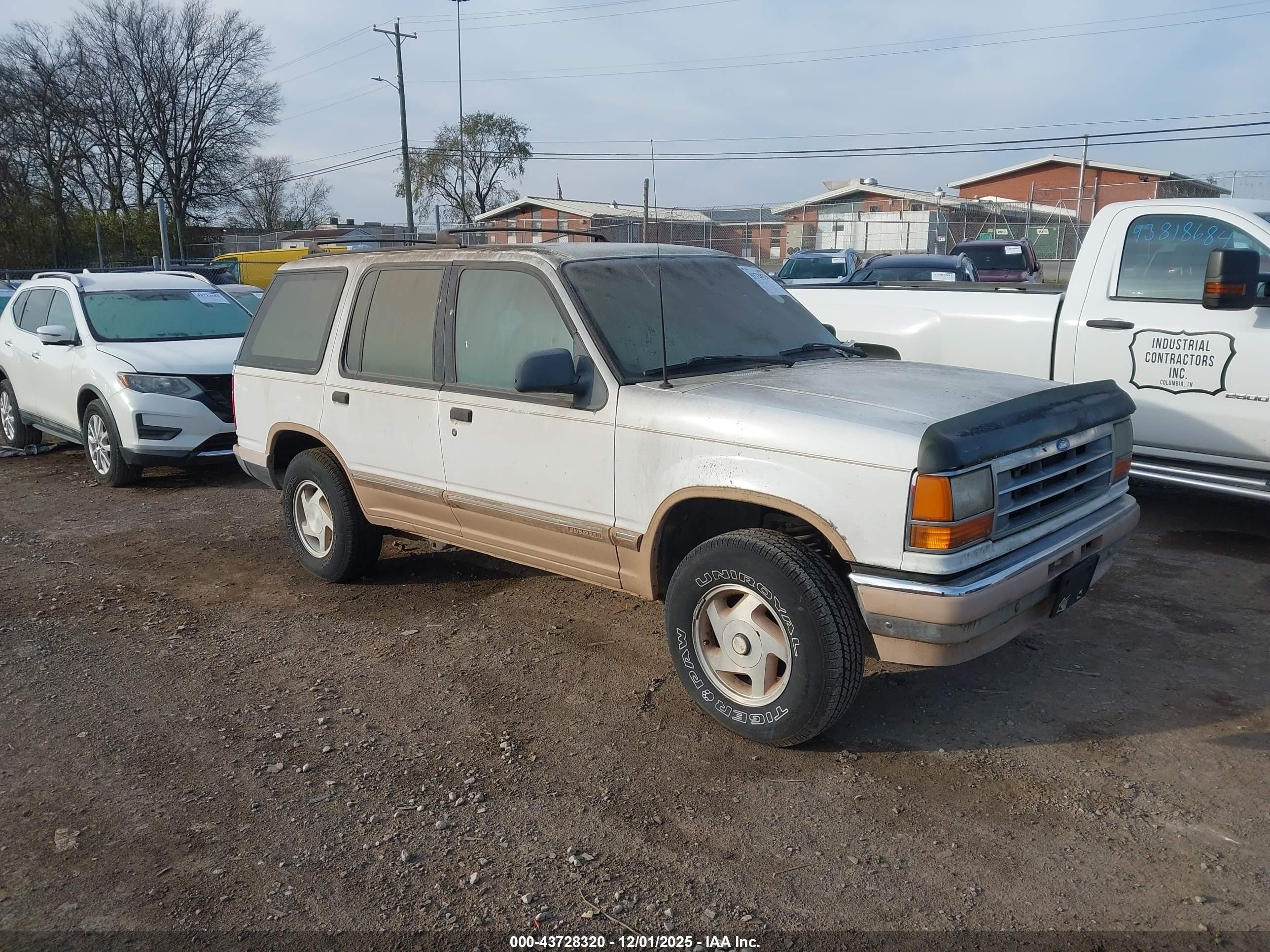 1992 Ford Explorer Eddie Bauer, VIN 1FMDU34X9NUA04154 — Normal wear