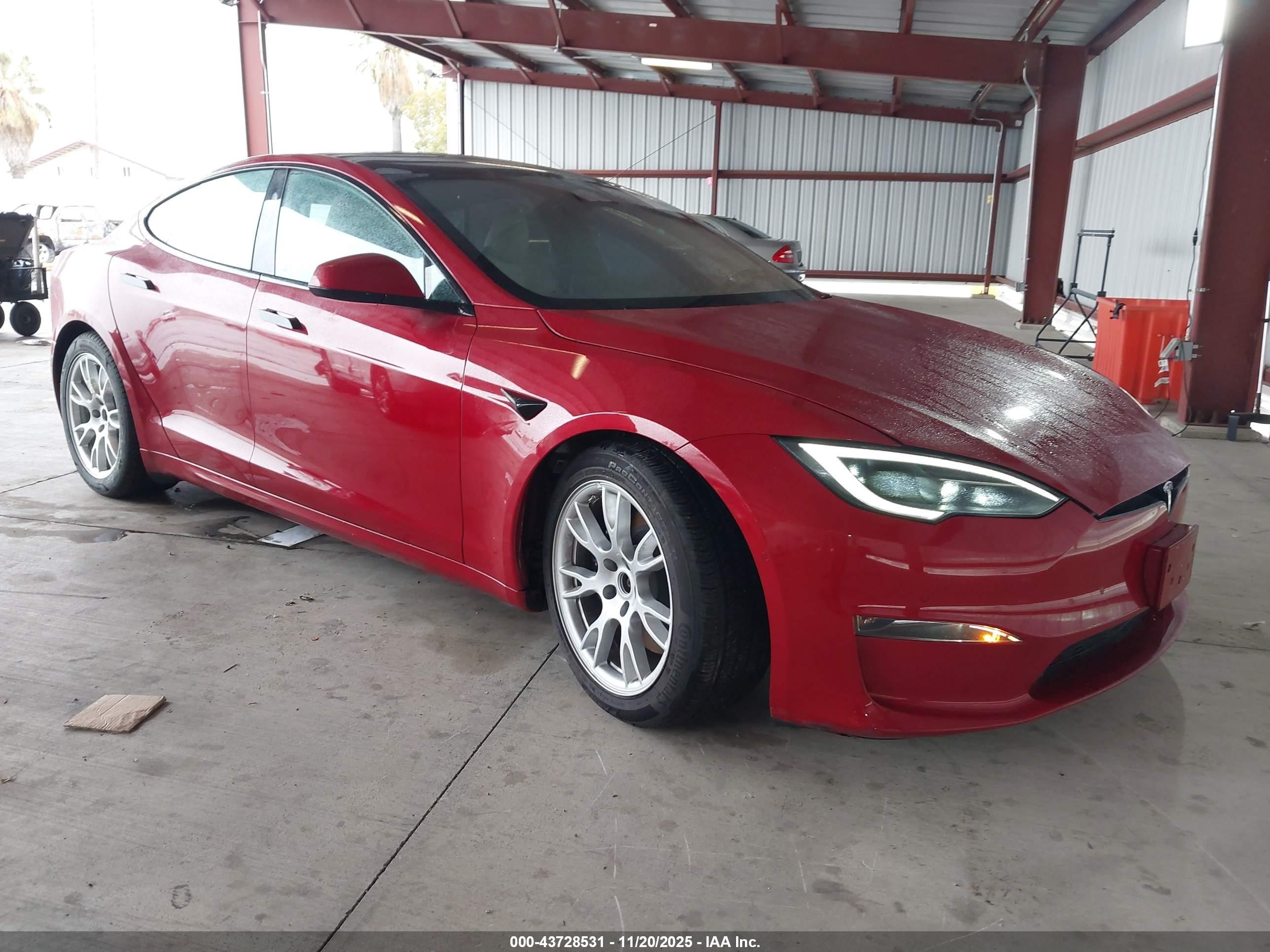 2022 Tesla Model S, VIN 5YJSA1E53NF480236 — Rear end