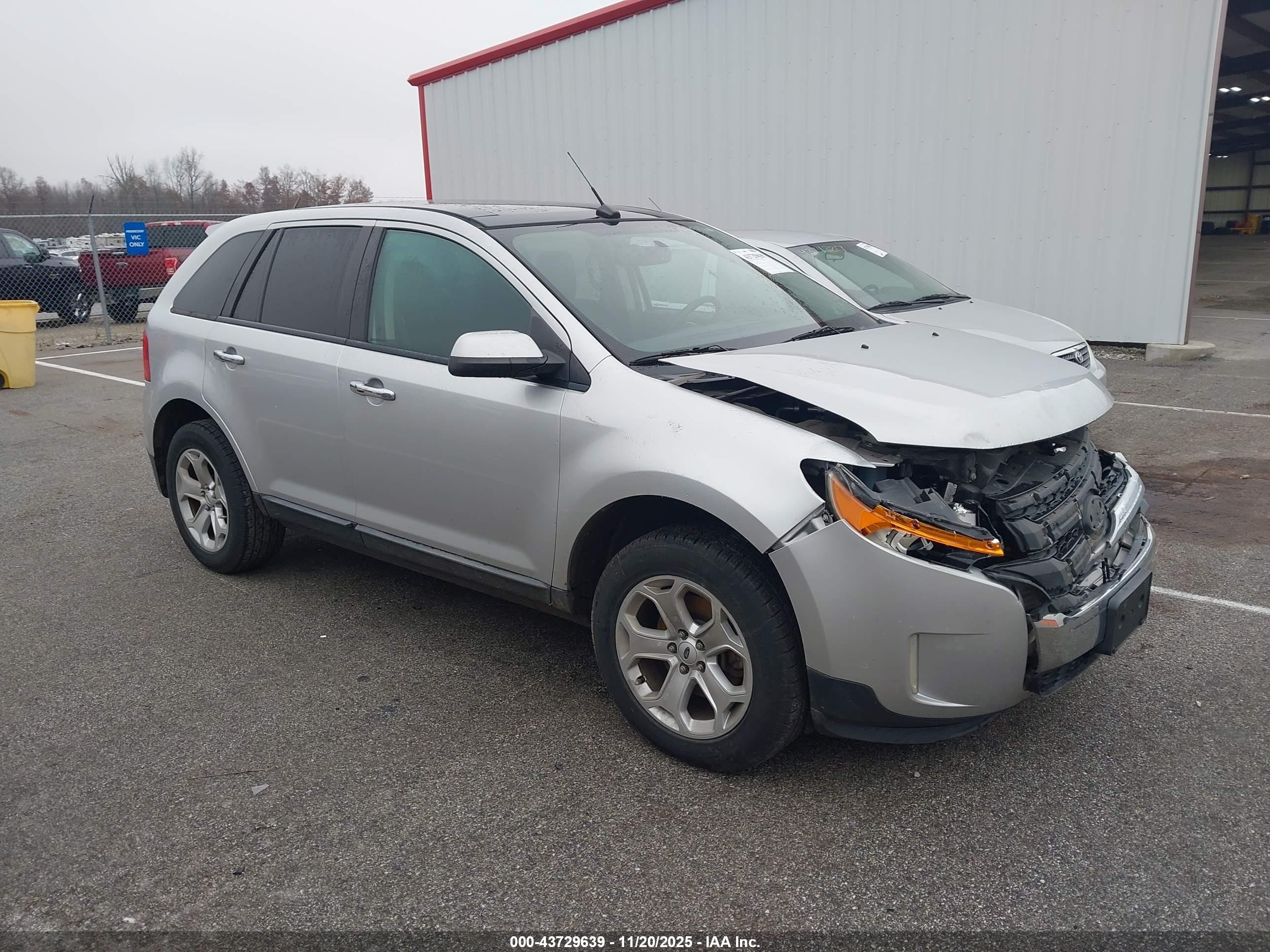 2011 Ford Edge SEL, VIN 2FMDK3JC9BBB43452 — Front end