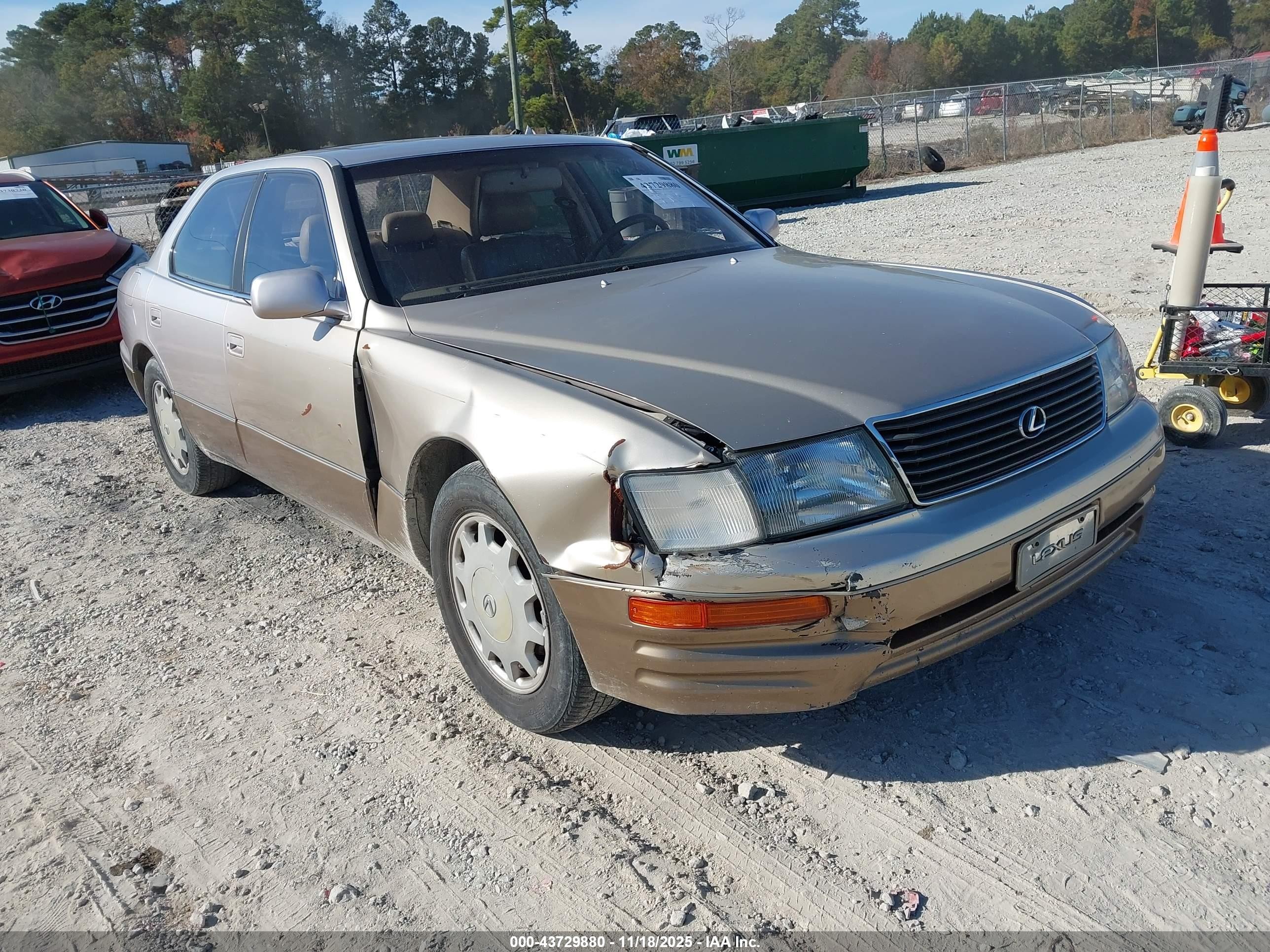 1995 Lexus LS 400, VIN JT8UF22E3S0031068 — Side