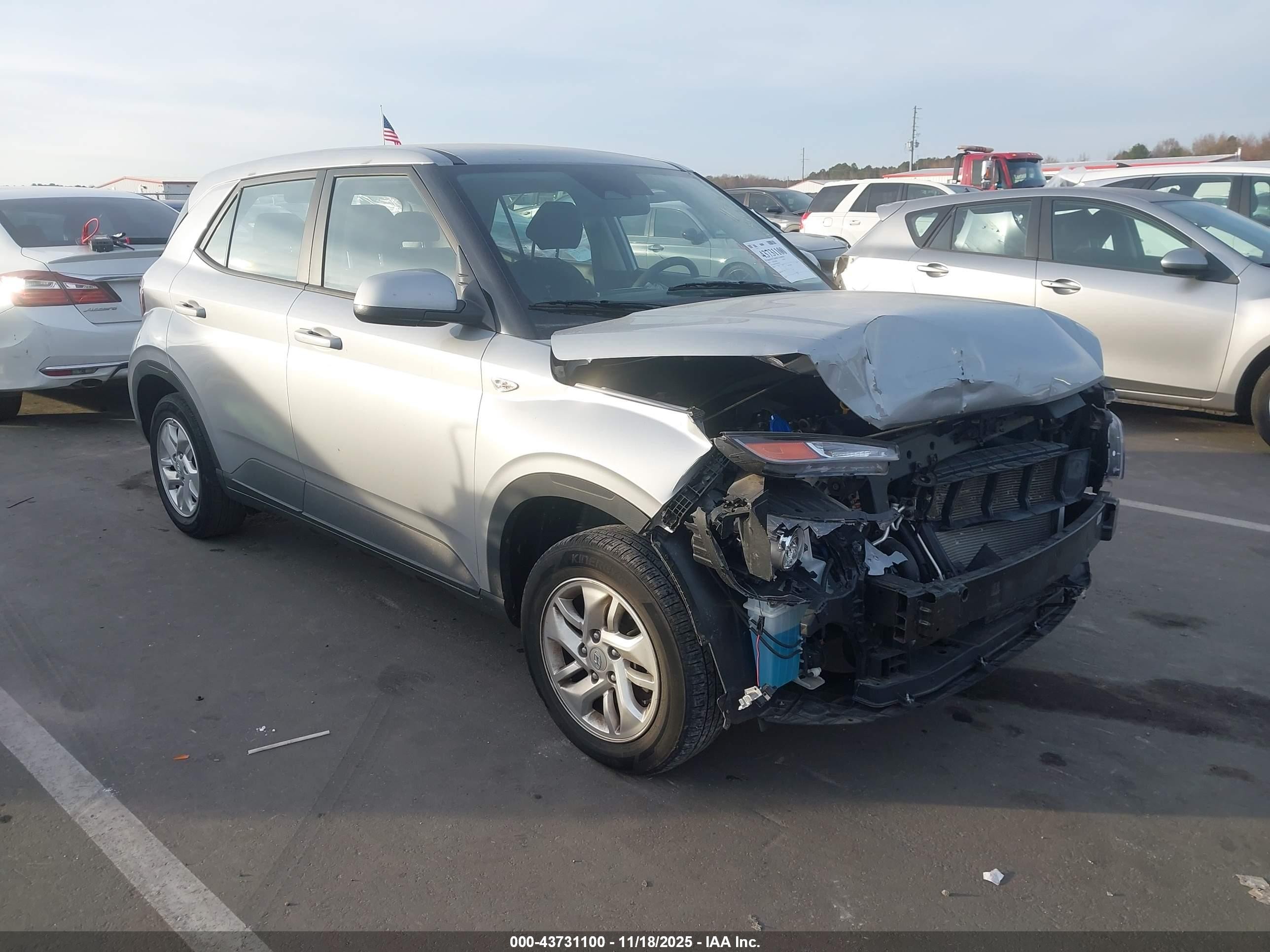 2023 Hyundai Venue SE, VIN KMHRB8A3XPU220639 — Front end