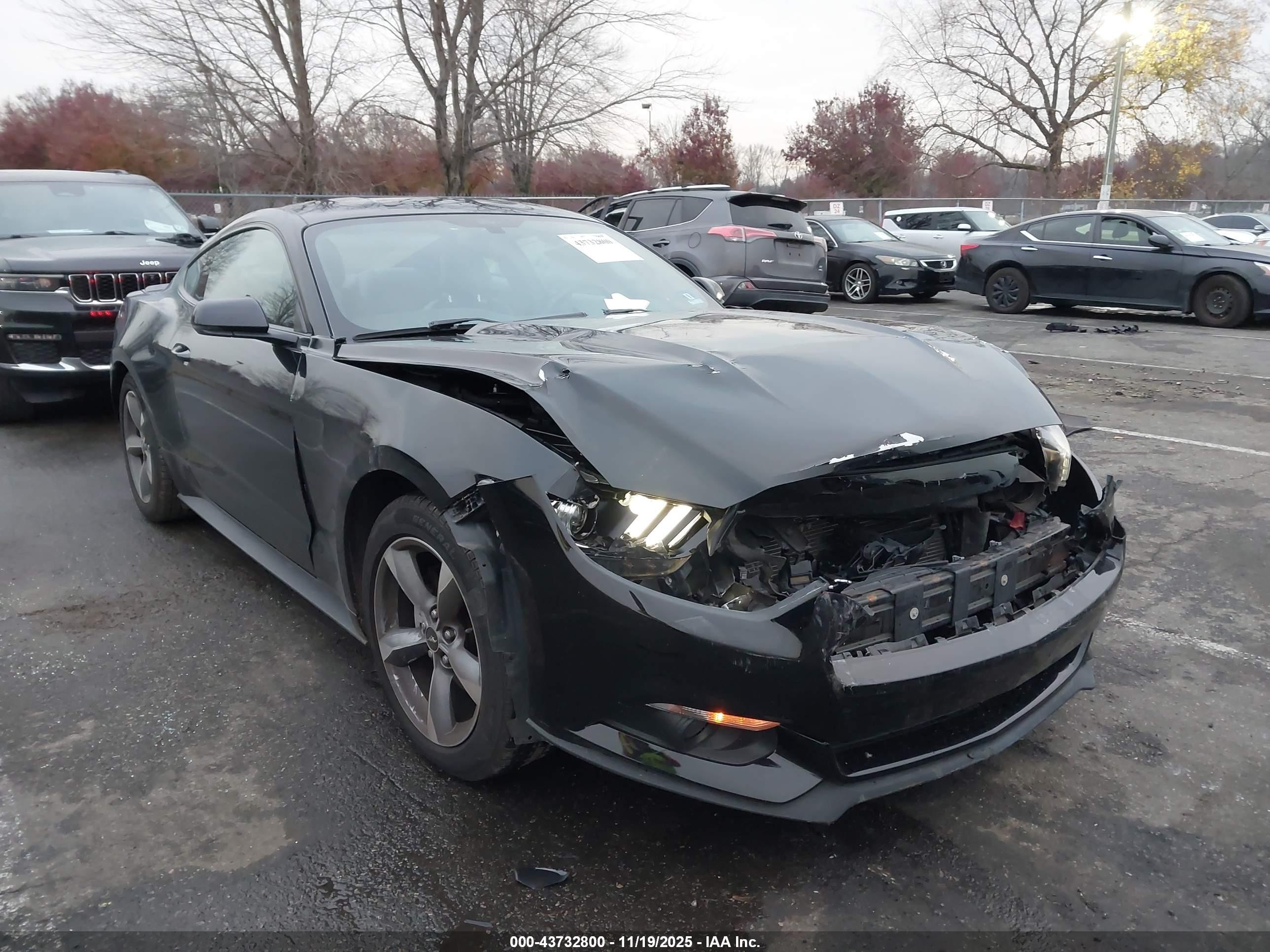 2015 Ford Mustang EcoBoost Premium, VIN 1FA6P8TH0F5416749 — Front end