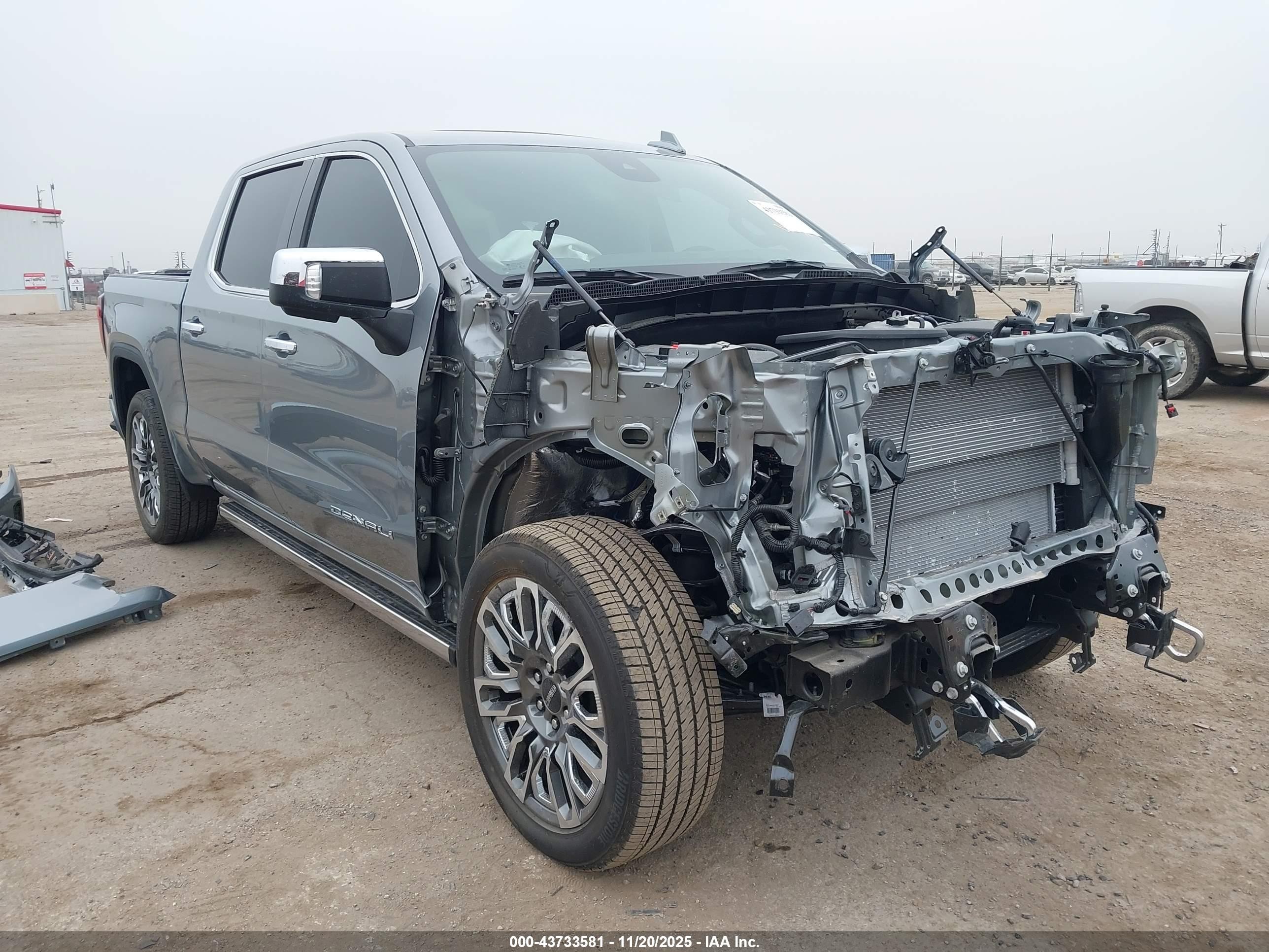 2026 GMC Sierra 1500 Denali Ultimate, VIN 1GTUUHEL0TZ108755 — Front end