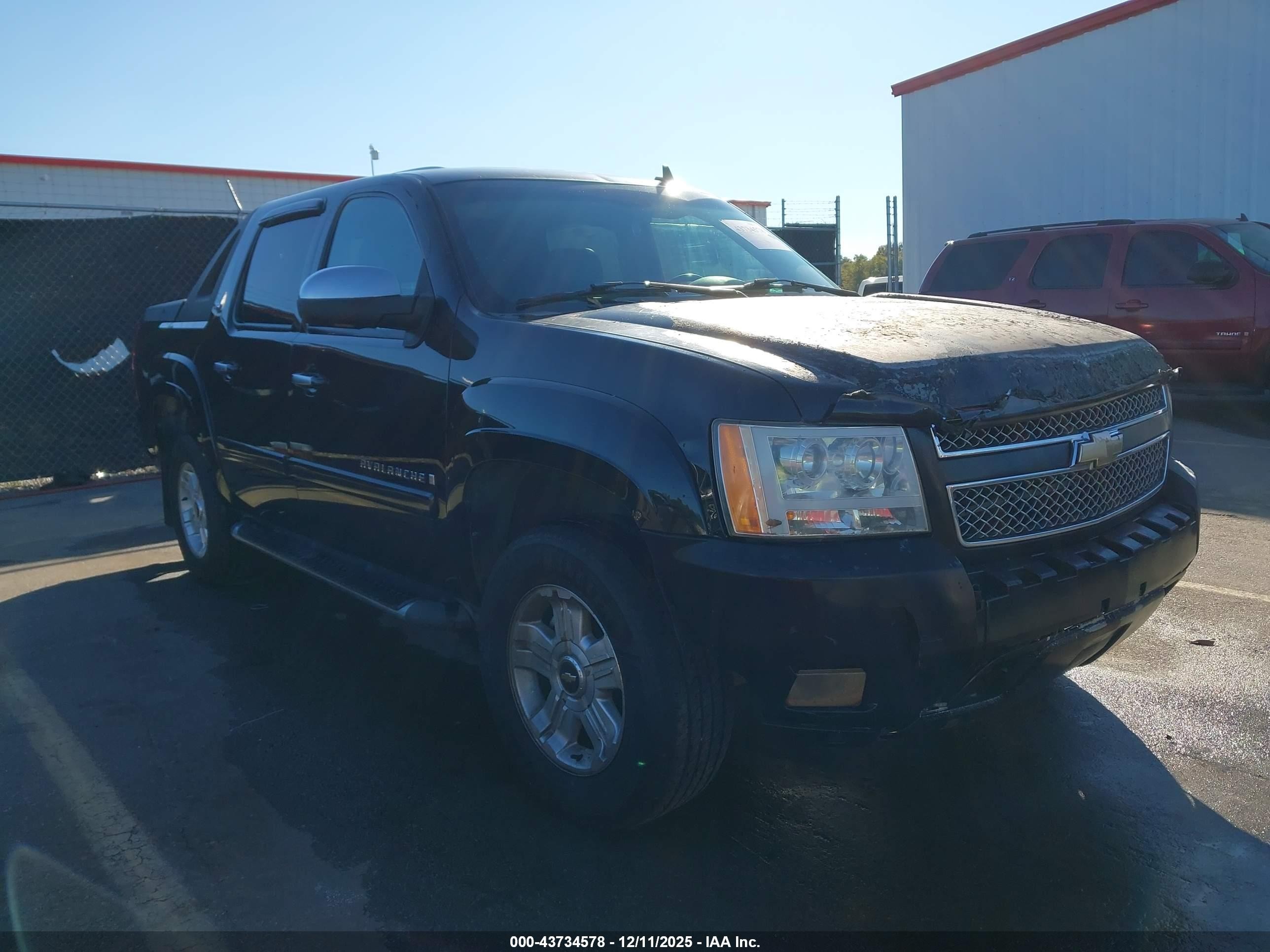 2008 Chevrolet Avalanche LTZ, VIN 3GNFK12348G148376 — Burn