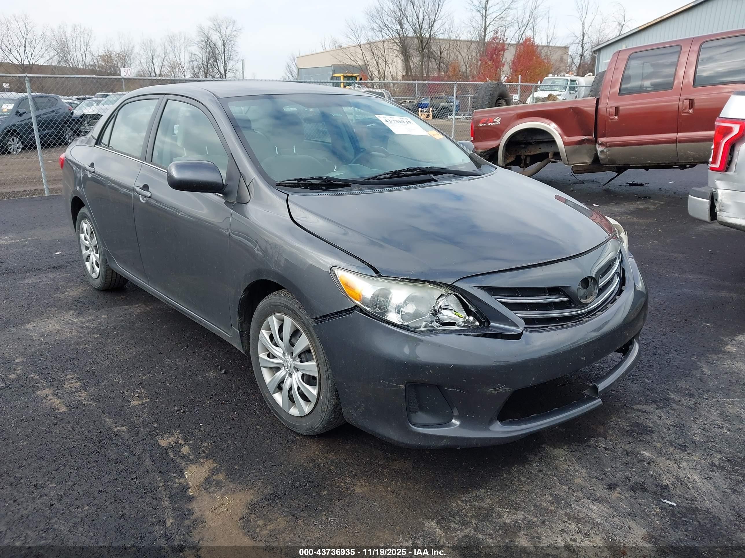 2013 Toyota Corolla LE, VIN 2T1BU4EE1DC022061 — Front end