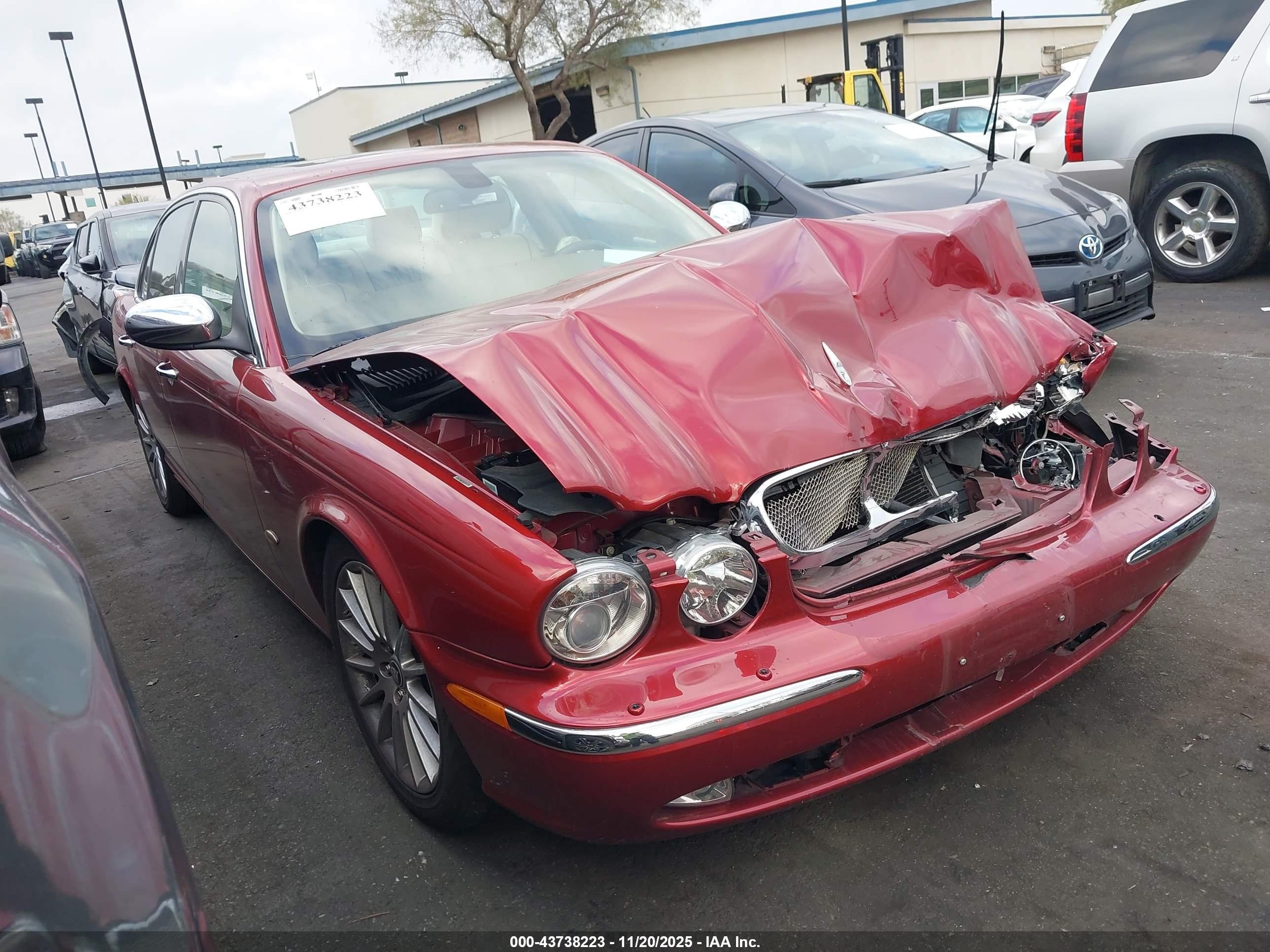 2007 Jaguar XJ Series XJ8, VIN SAJWA71B47SH16855 — Front end