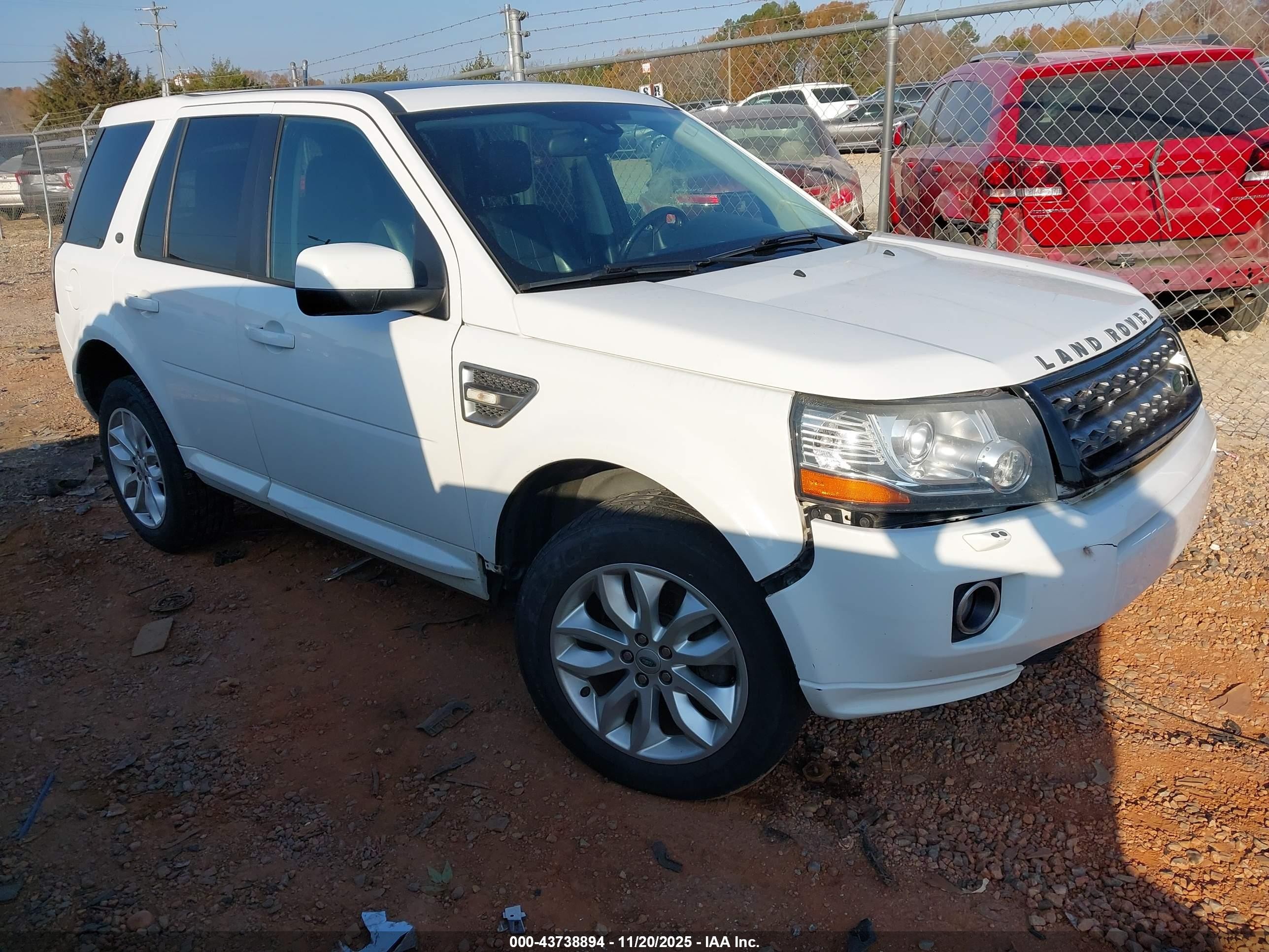 2013 Land Rover LR2, VIN SALFR2BG1DH374767 — Front end