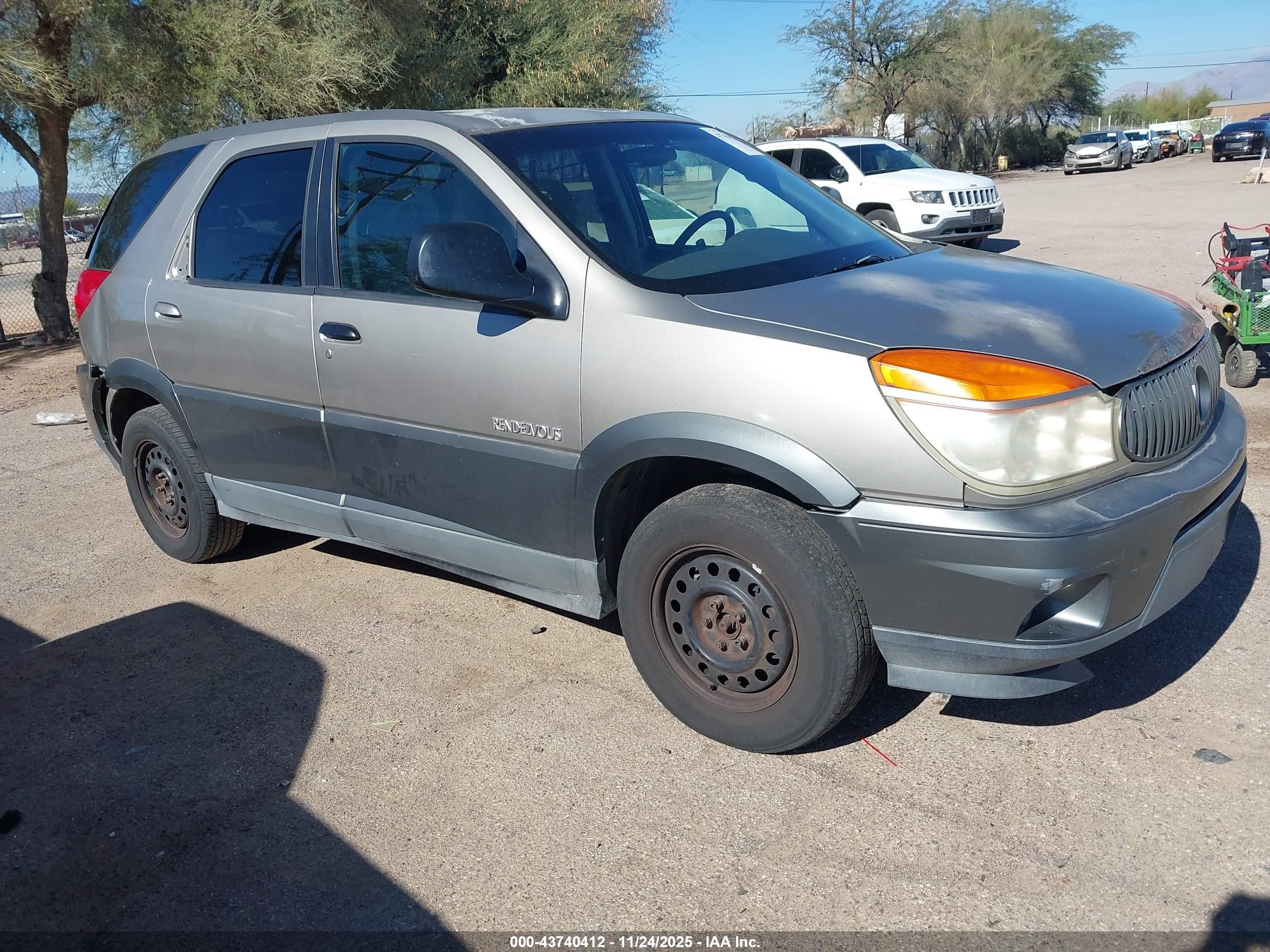 2002 Buick Rendezvous CX, VIN 3G5DA03E52S598014 — Rear end