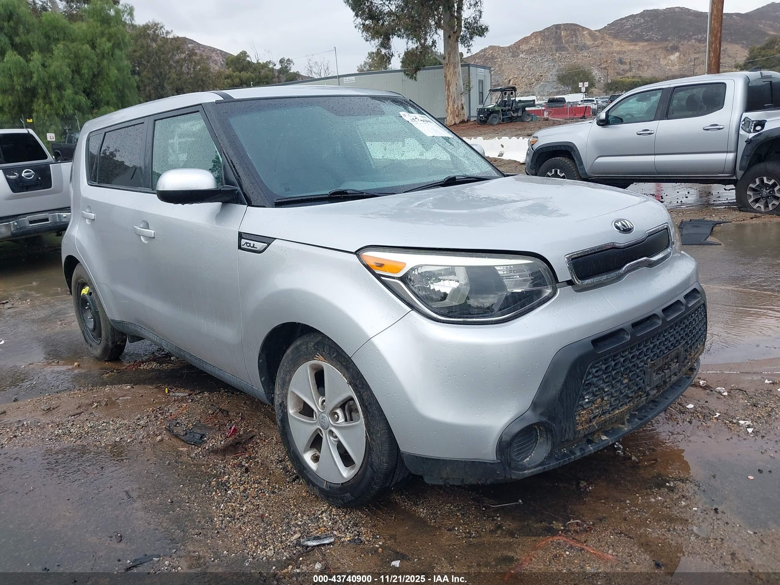 2015 Kia Soul, VIN KNDJN2A27F7804040 — Side