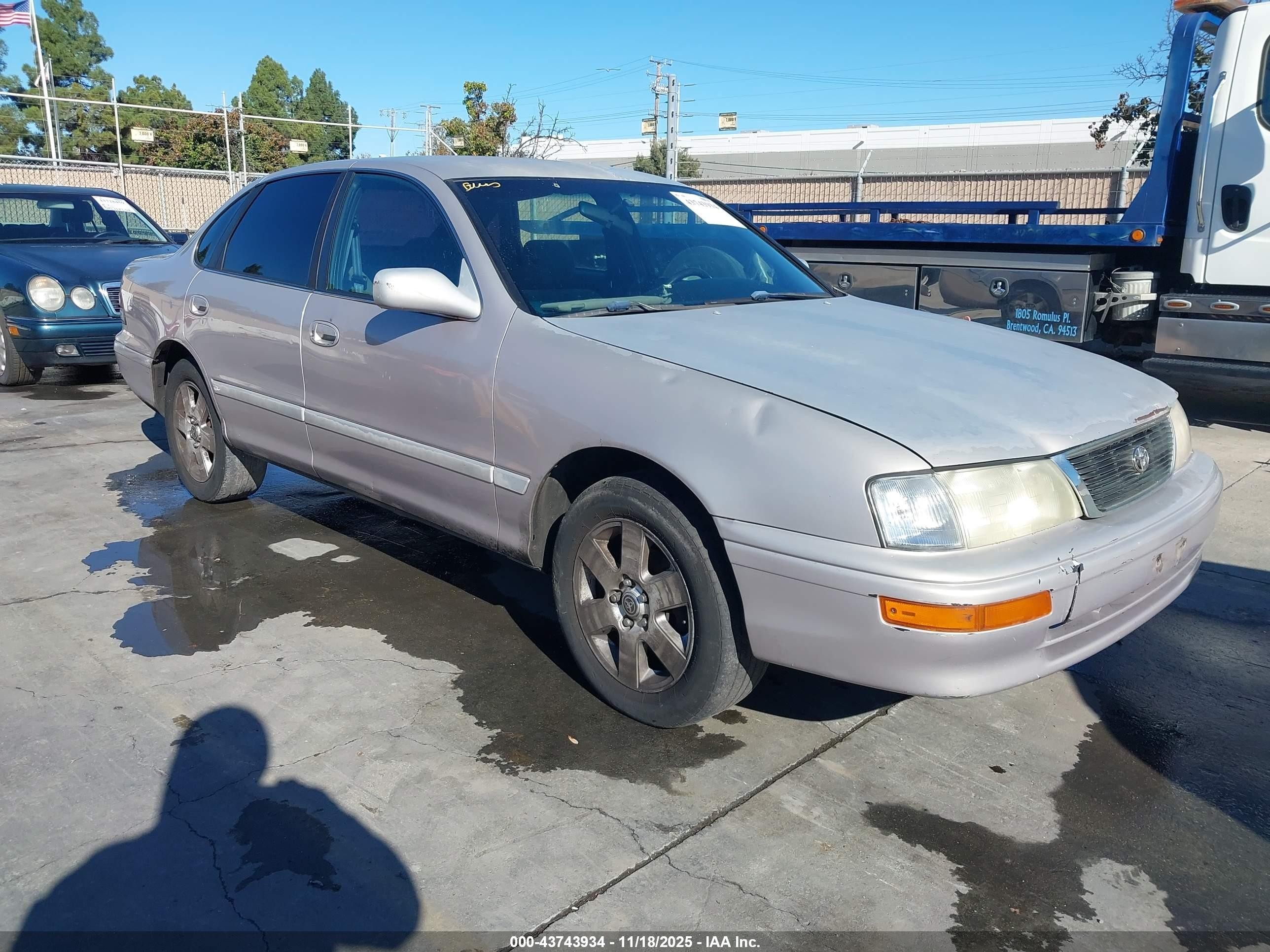 1997 Toyota Avalon XL, VIN 4T1BF12B5VU136924 — All over