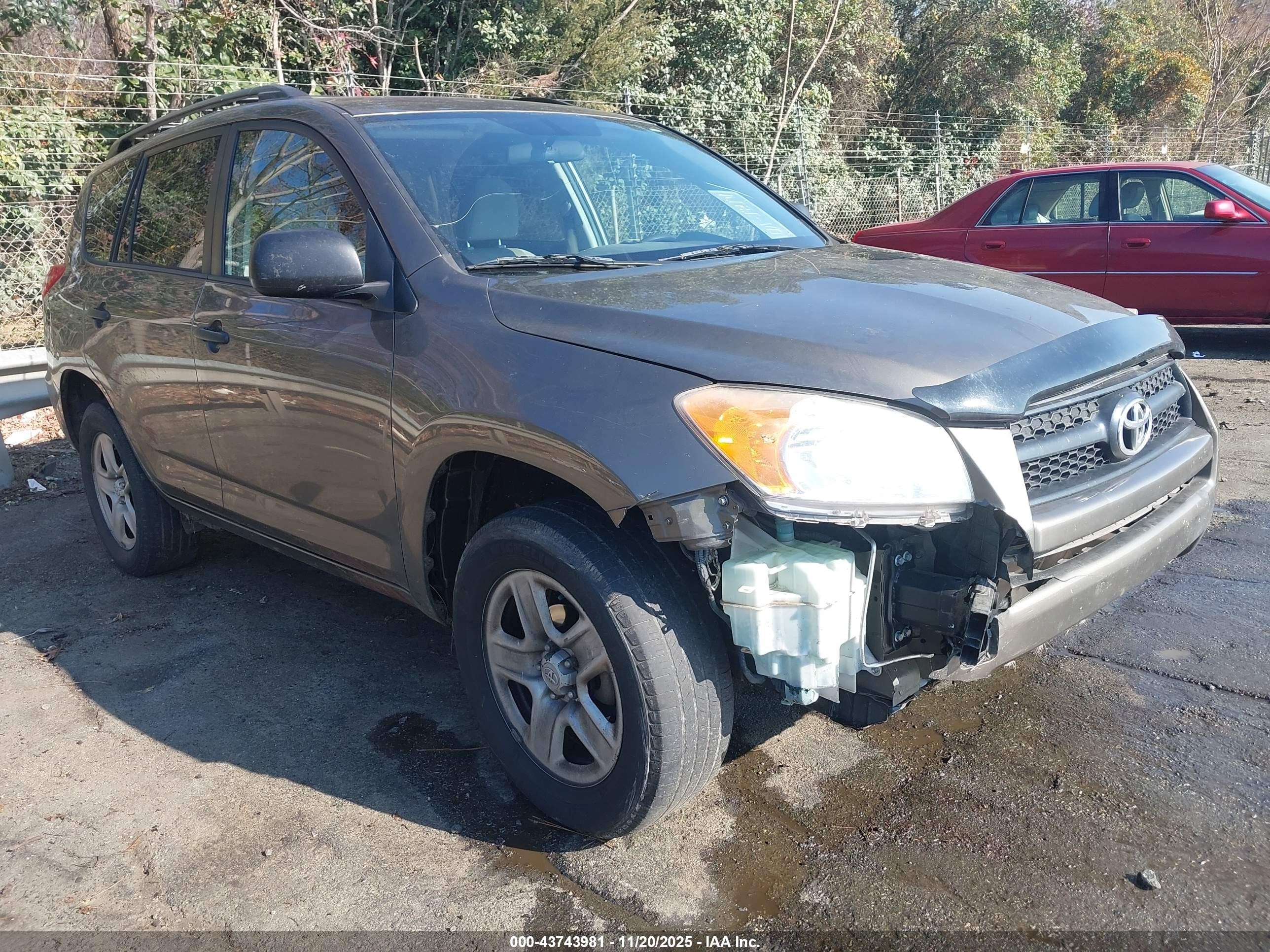 2011 Toyota RAV4, VIN 2T3ZF4DVXBW065911 — Front end