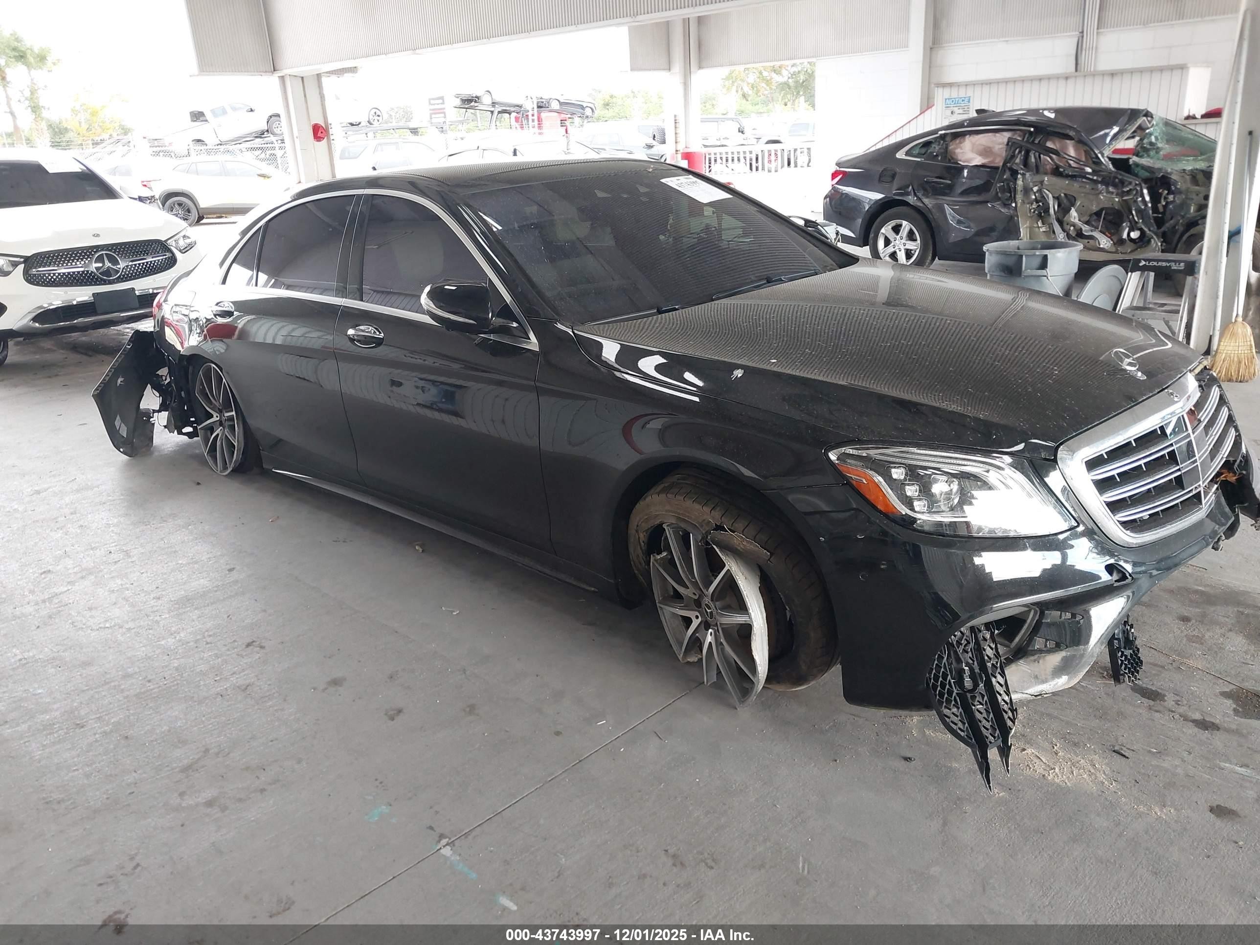 2019 Mercedes-Benz S 560, VIN WDDUG8DB6KA429525 — Front end