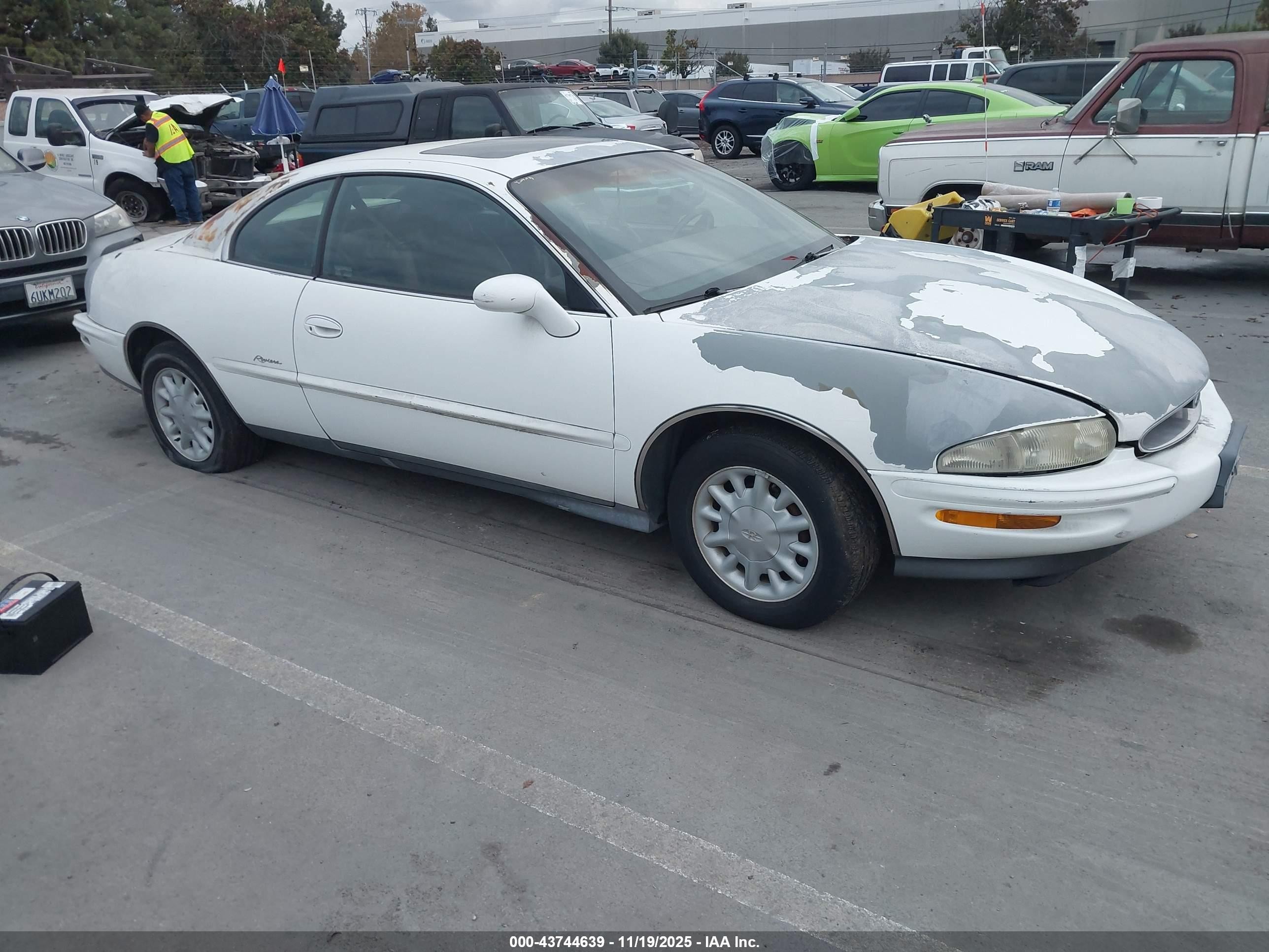 1995 Buick Riviera, VIN 1G4GD2210S4731880 — Обычный износ