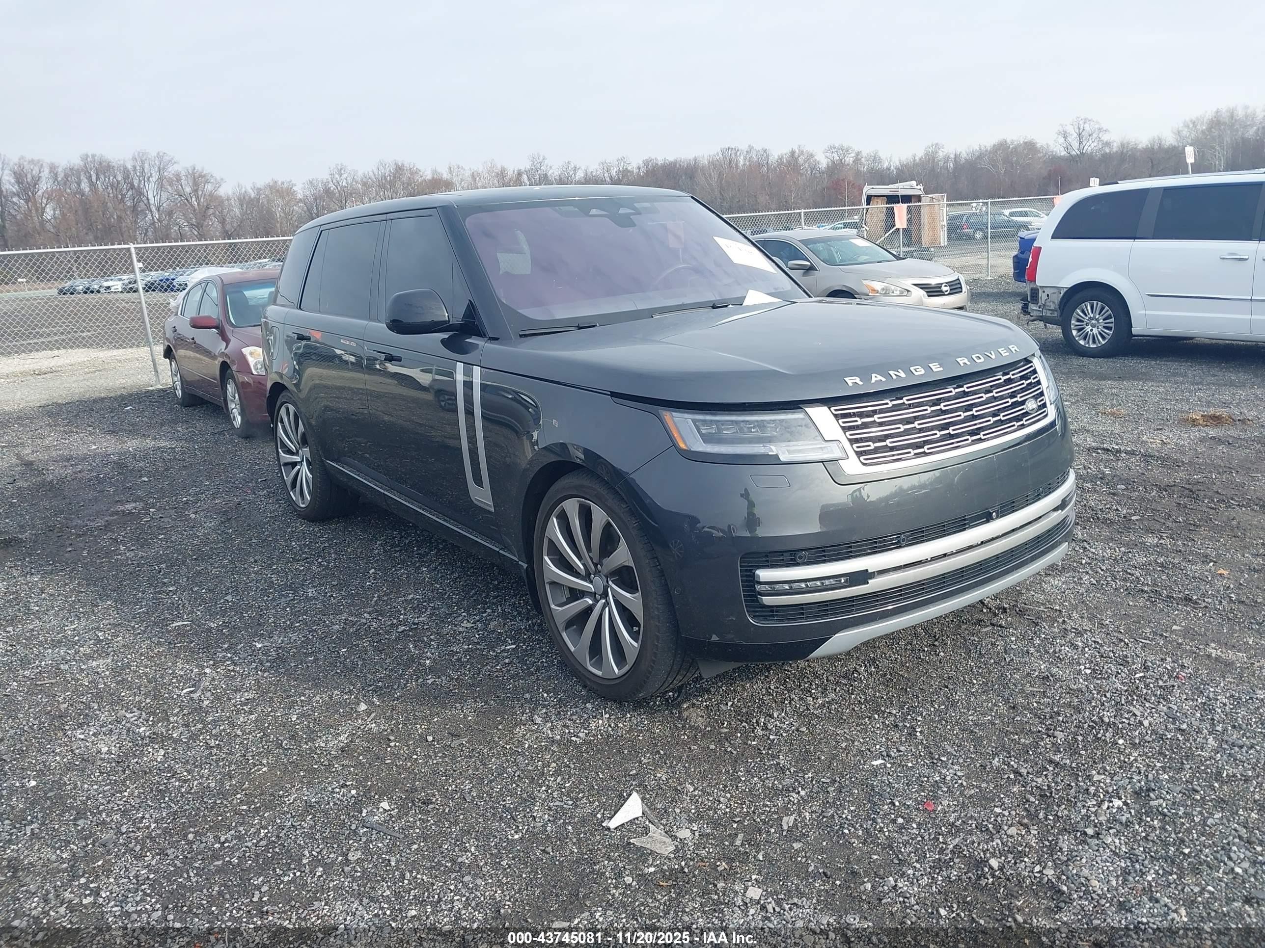 2023 Land Rover Range Rover Autobiography, VIN SALK1BE73PA035510 — Front end