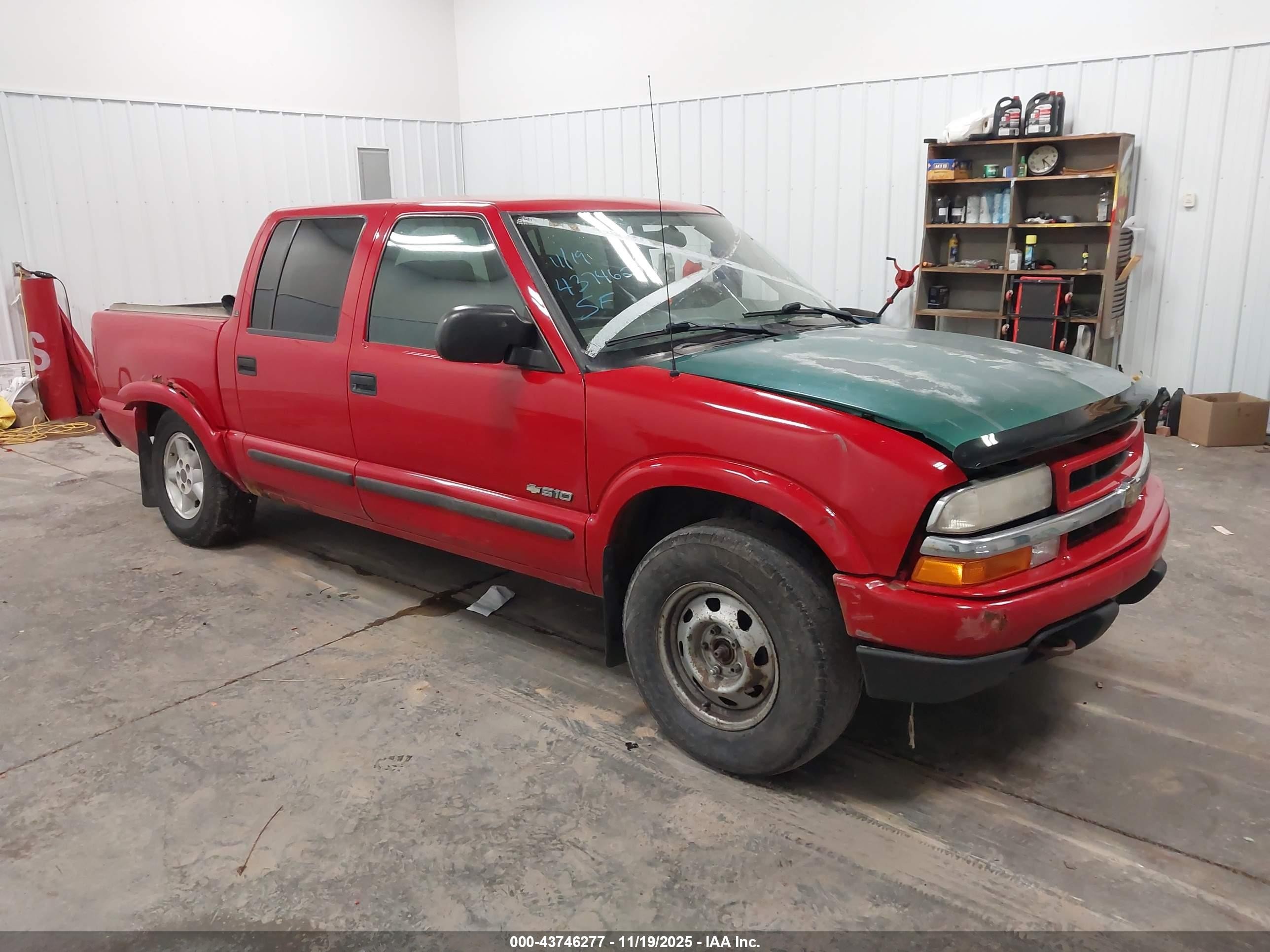 2004 Chevrolet S-10 LS, VIN 1GCDT13X14K131665 — All over