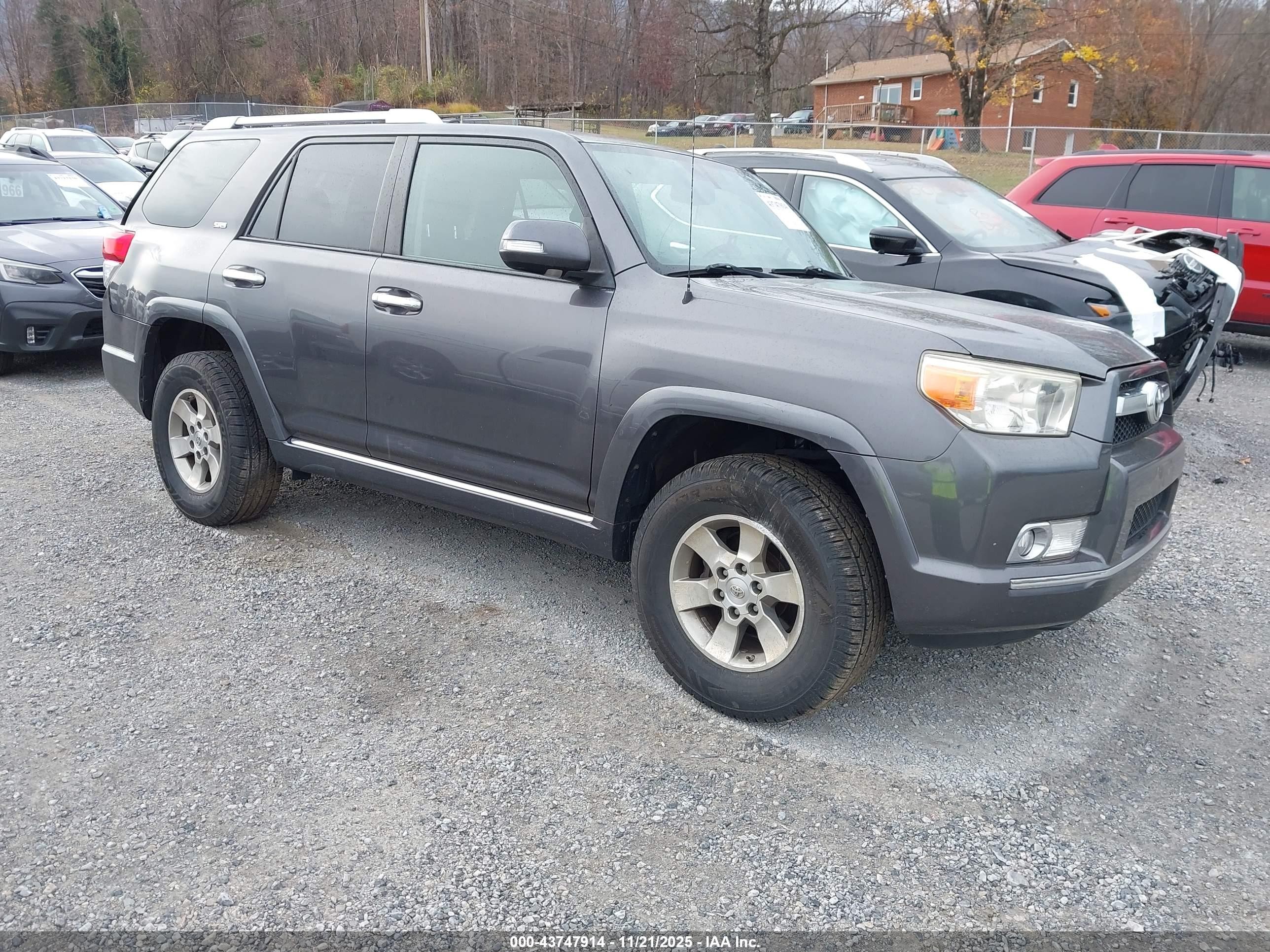 2010 Toyota 4Runner SR5, VIN JTEBU5JRXA5028704 — Rear end