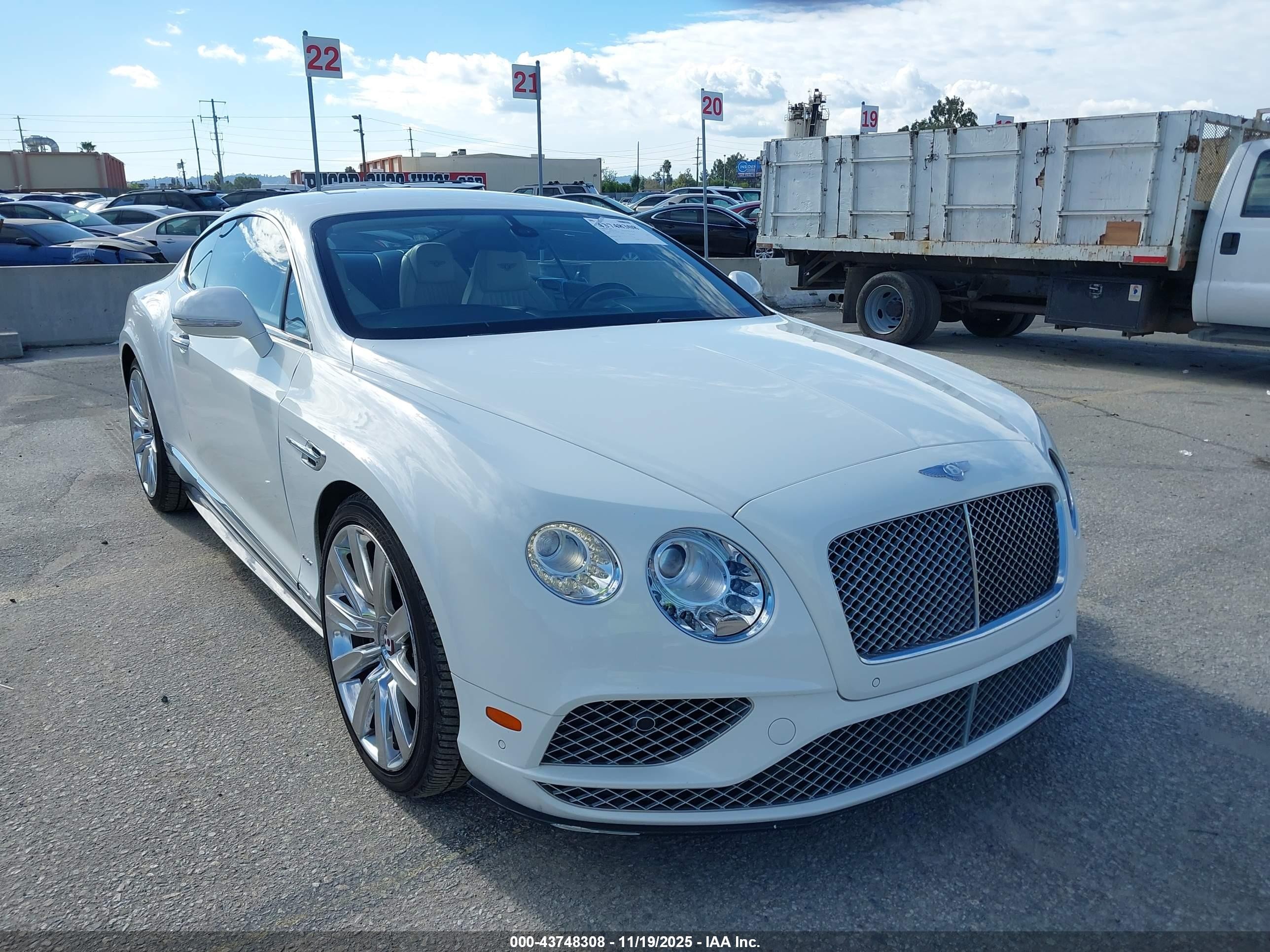 2016 Bentley Continental GT S, VIN SCBFH7ZAXGC058278 — Normal wear