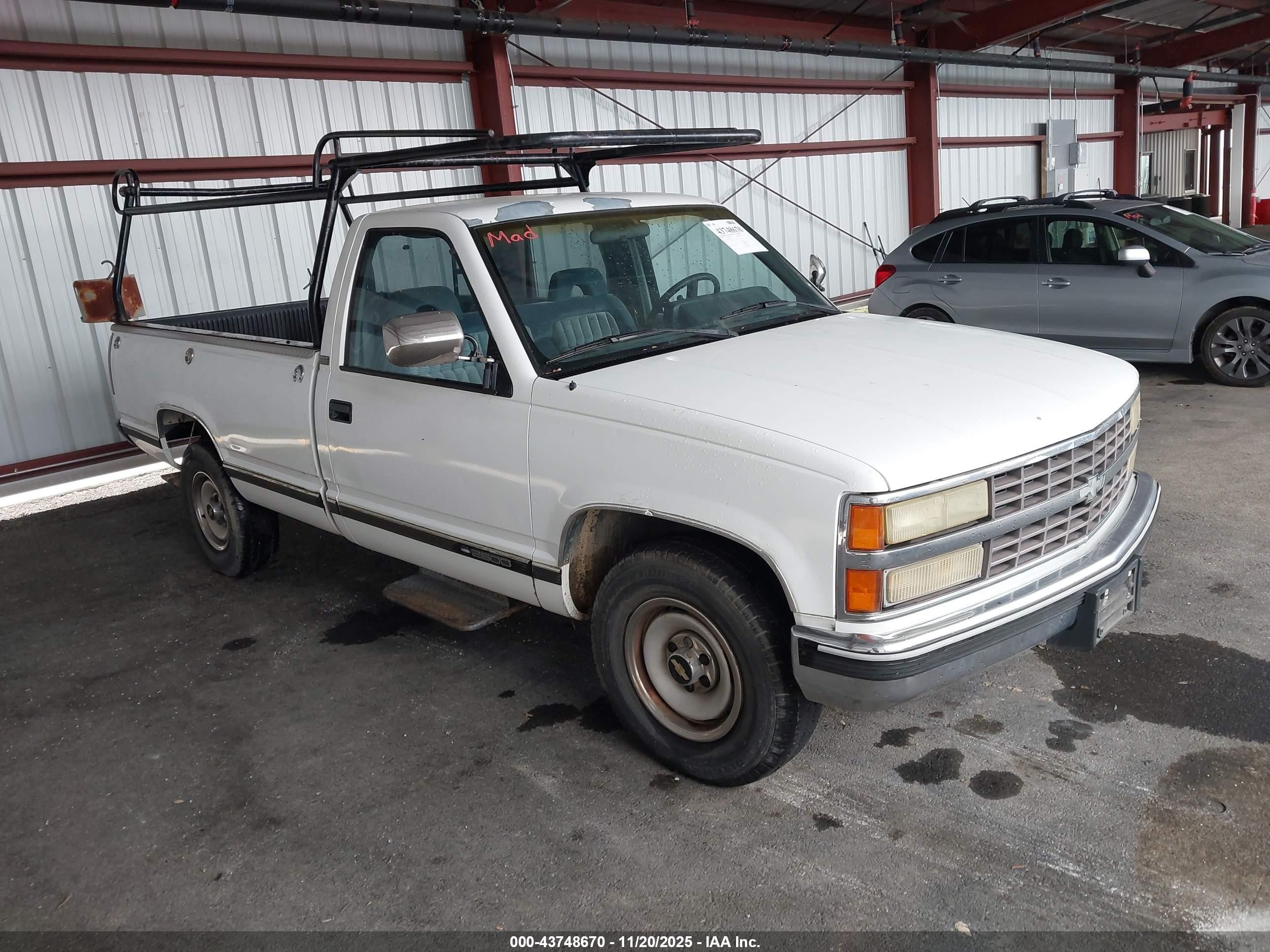 1991 Chevrolet Silverado 2500, VIN 1GCFC24K9MZ204001 — Side