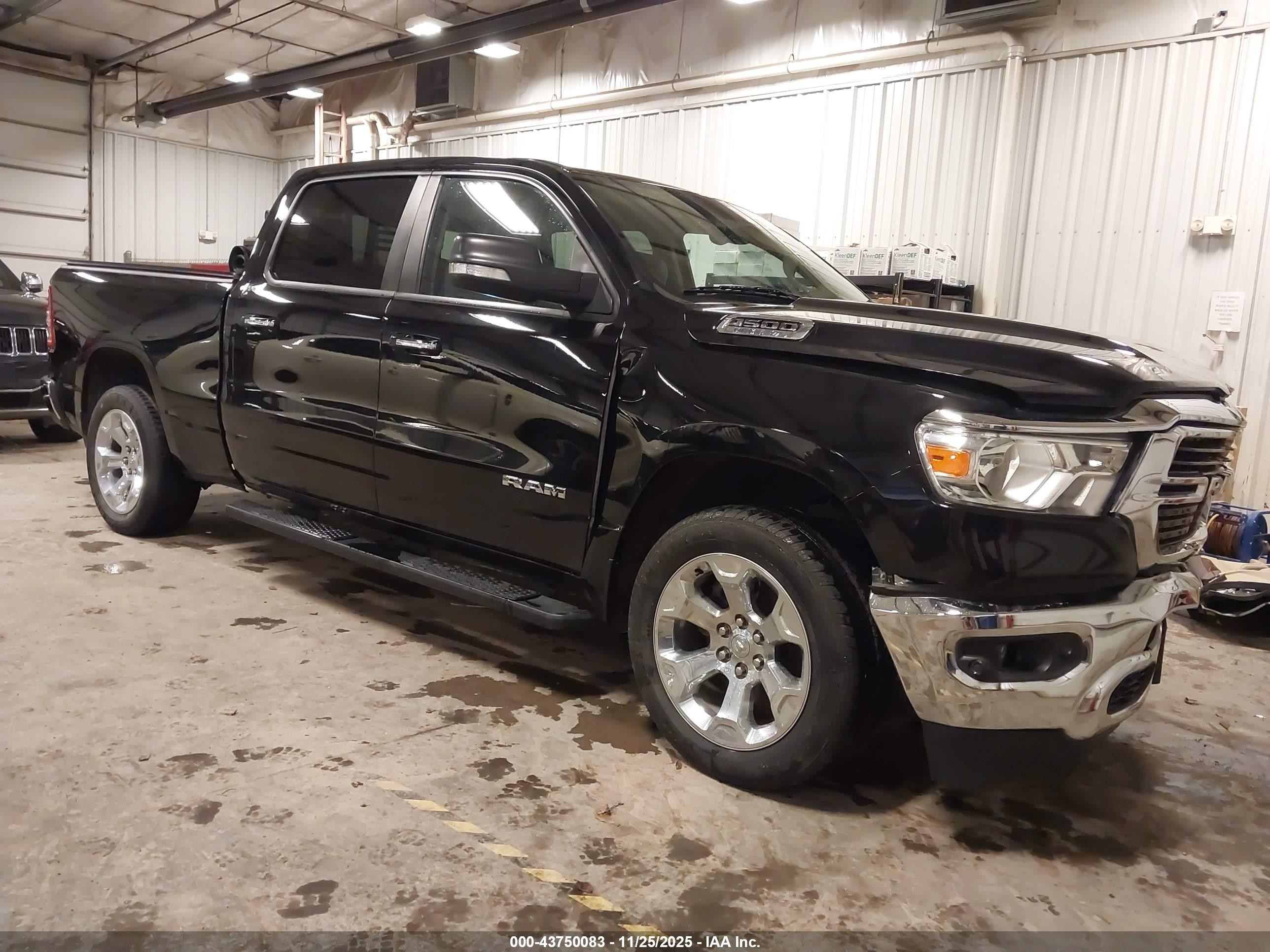 2020 Ram 1500 Big Horn, VIN 1C6SRFMT1LN242283 — Front end