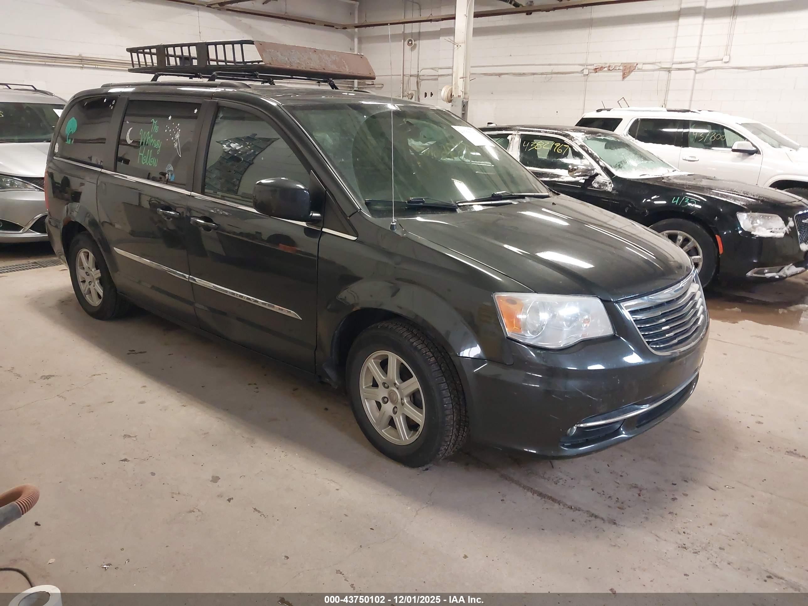 2012 Chrysler Town & Country Touring, VIN 2C4RC1BG6CR106820 — Пожар в салоне