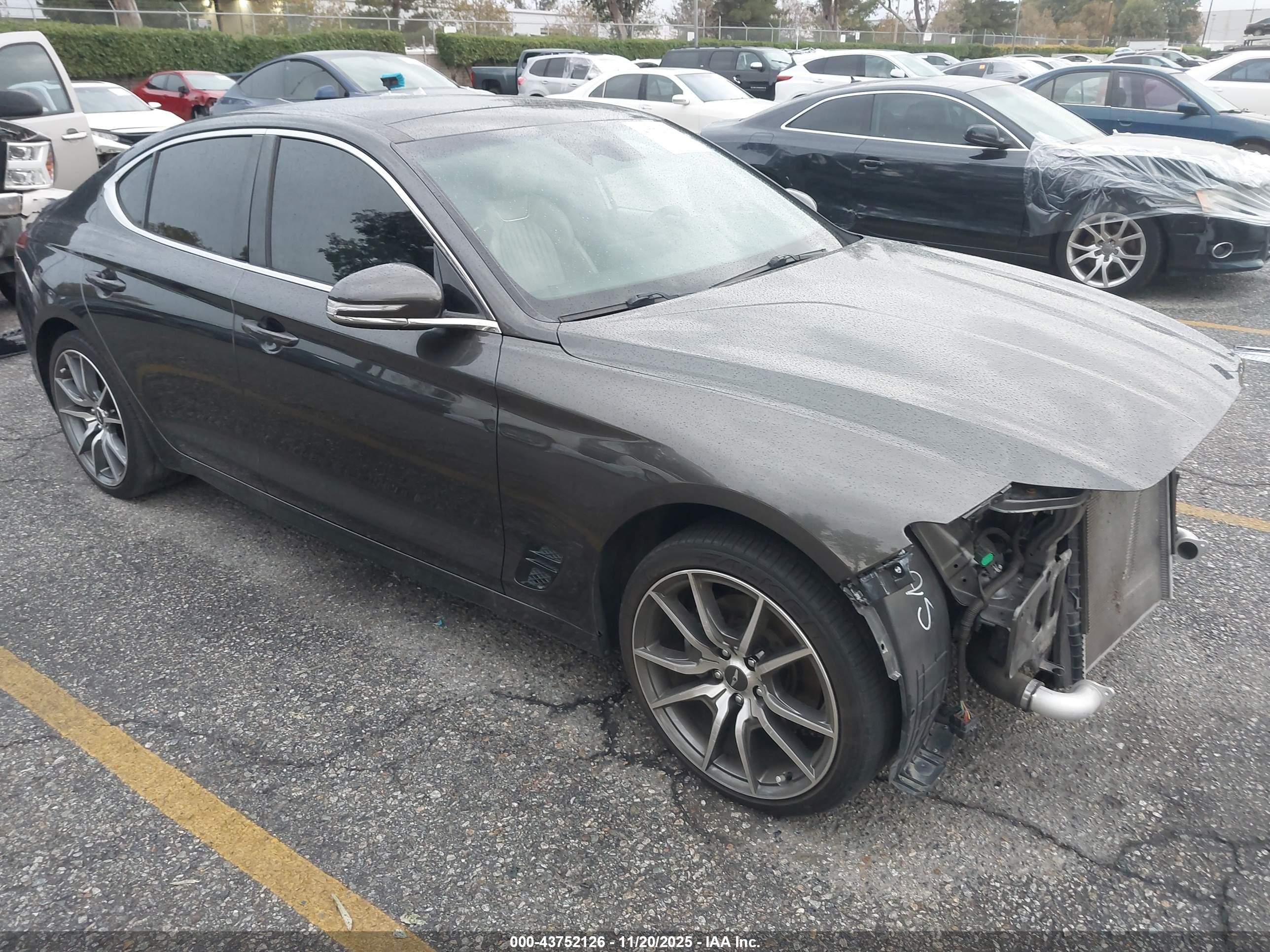 2022 Genesis G70 2.0T, VIN KMTG34TAXNU099817 — Front end