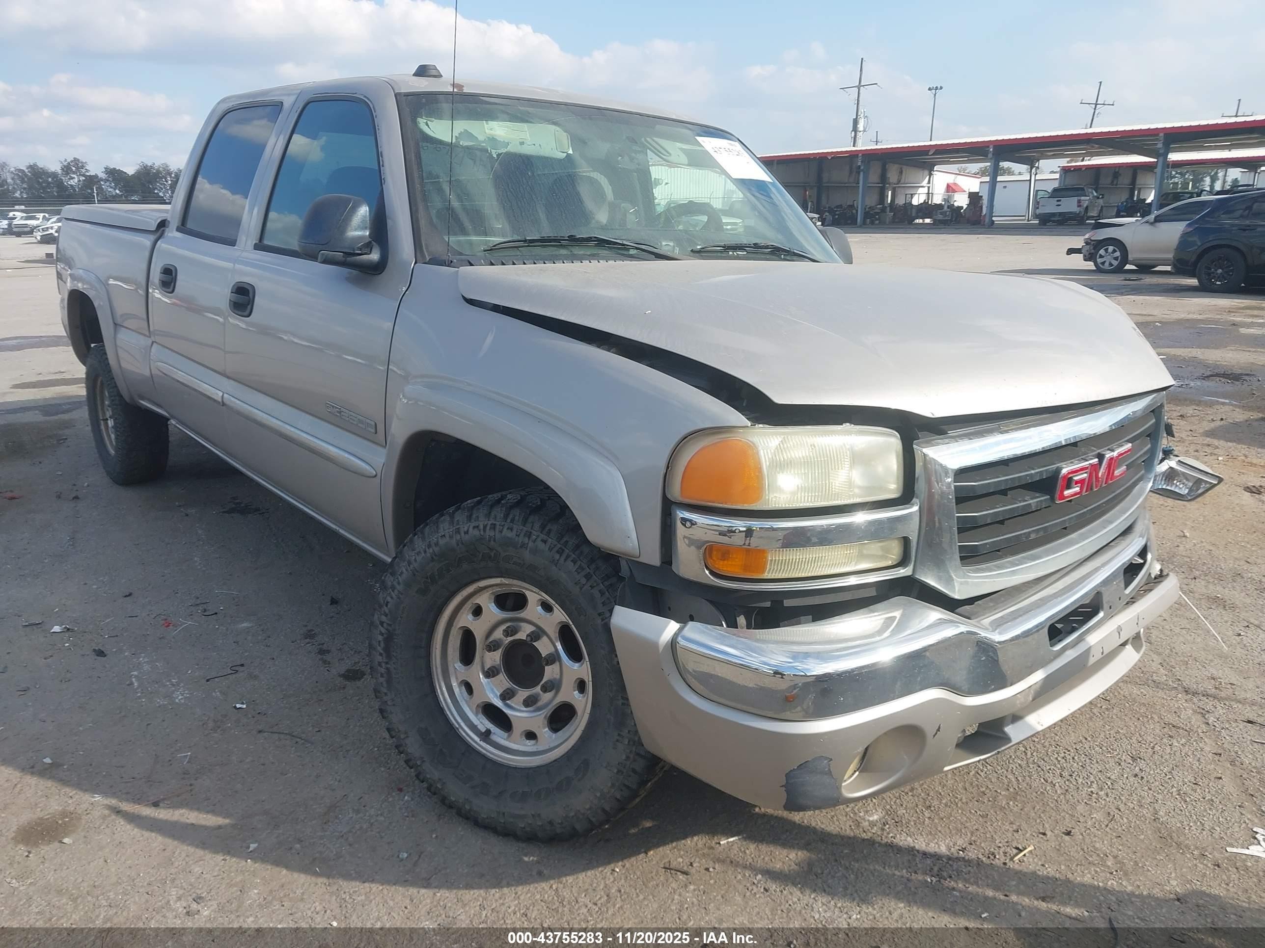 2004 GMC Sierra 2500 SLE, VIN 1GTGC23U94F225343 — Front end
