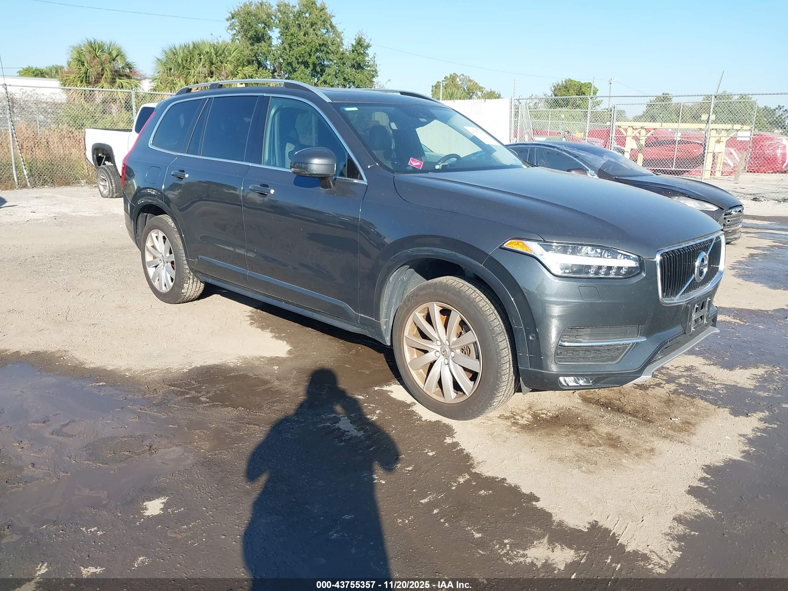 2017 Volvo XC90 Momentum, VIN YV4A22PKXH1172234 — Stripped