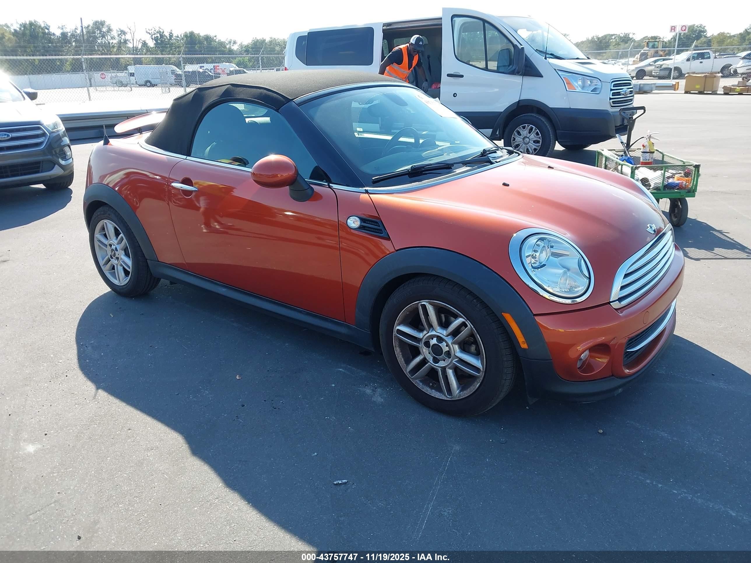 2013 MINI Roadster, VIN WMWSY1C55DT311925 — Front end
