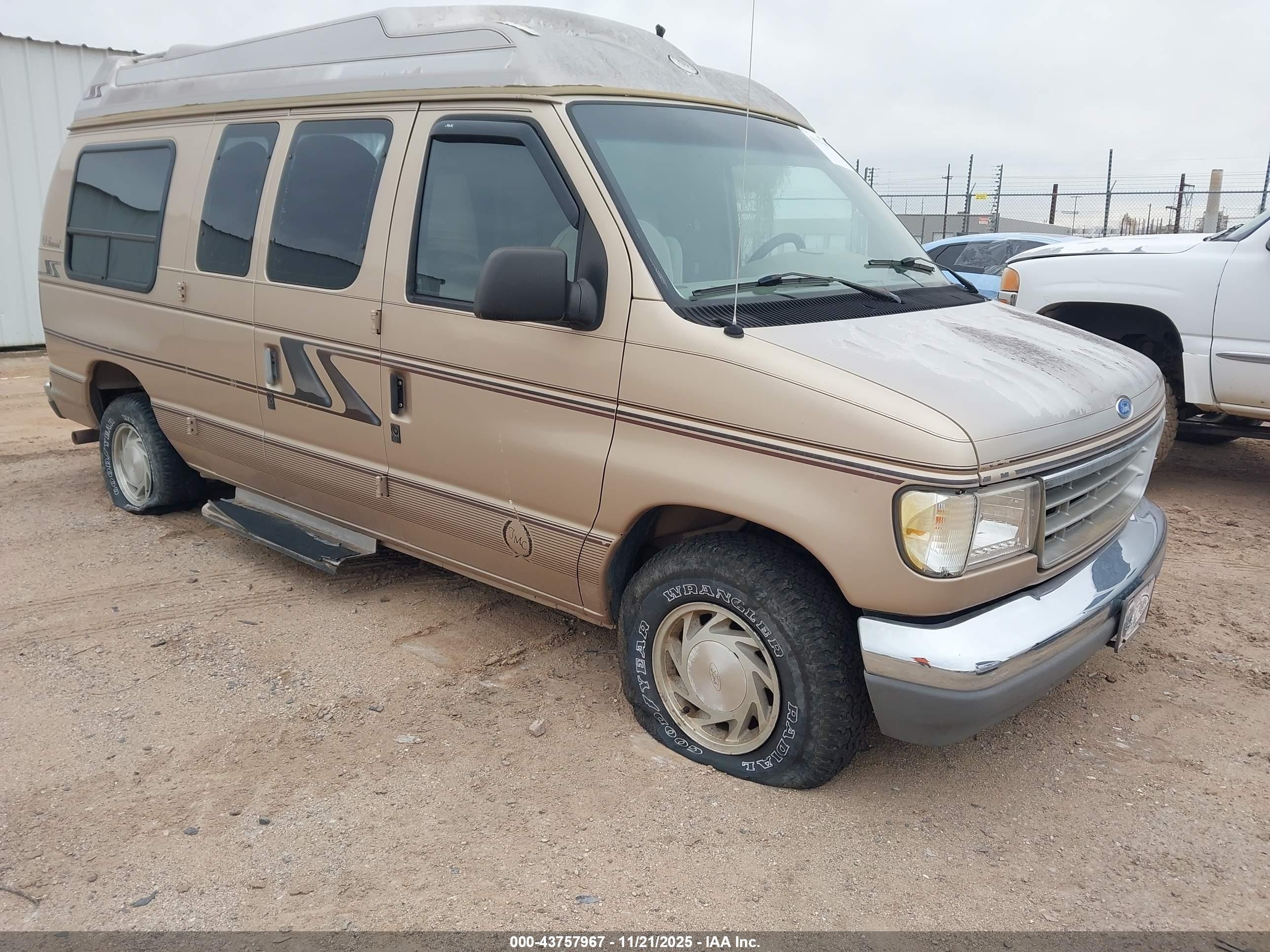 1996 Ford Econoline Cargo, VIN 1FDEE14H0THA23342 — Front end