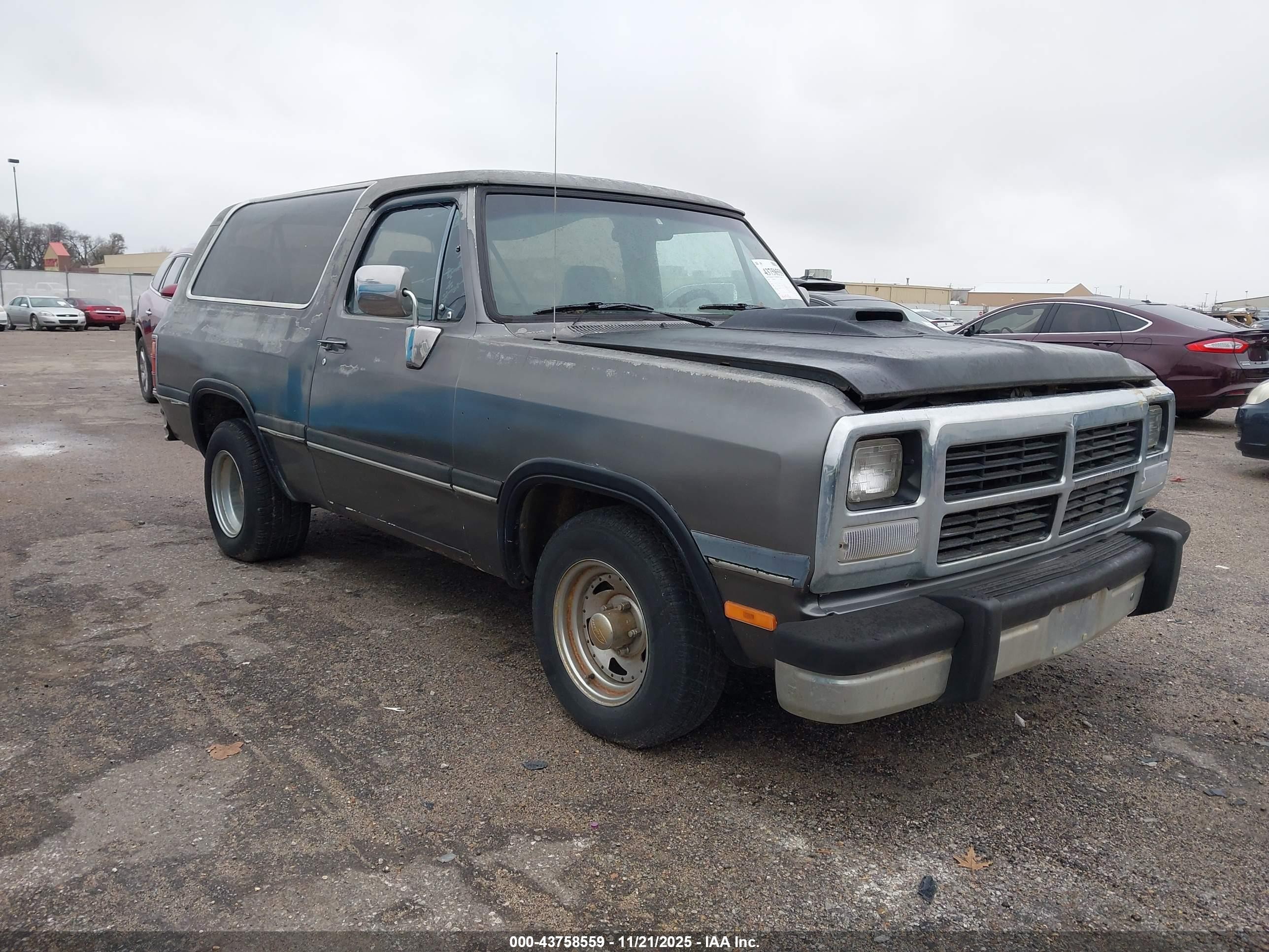 1993 Dodge Ram Charger, VIN 3B4GE17Y7PM103681 — Обычный износ